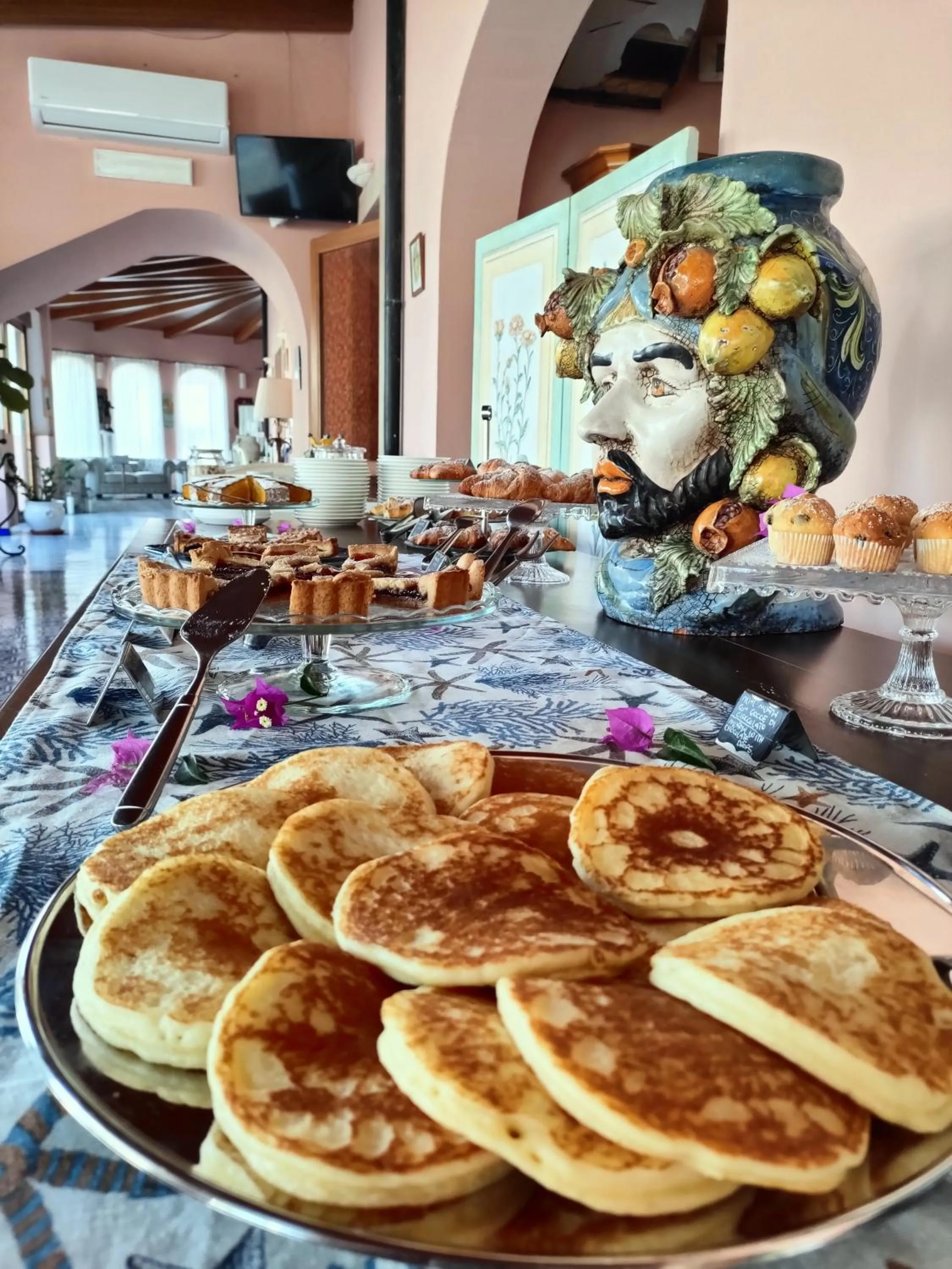 Breakfast in Hotel Eros