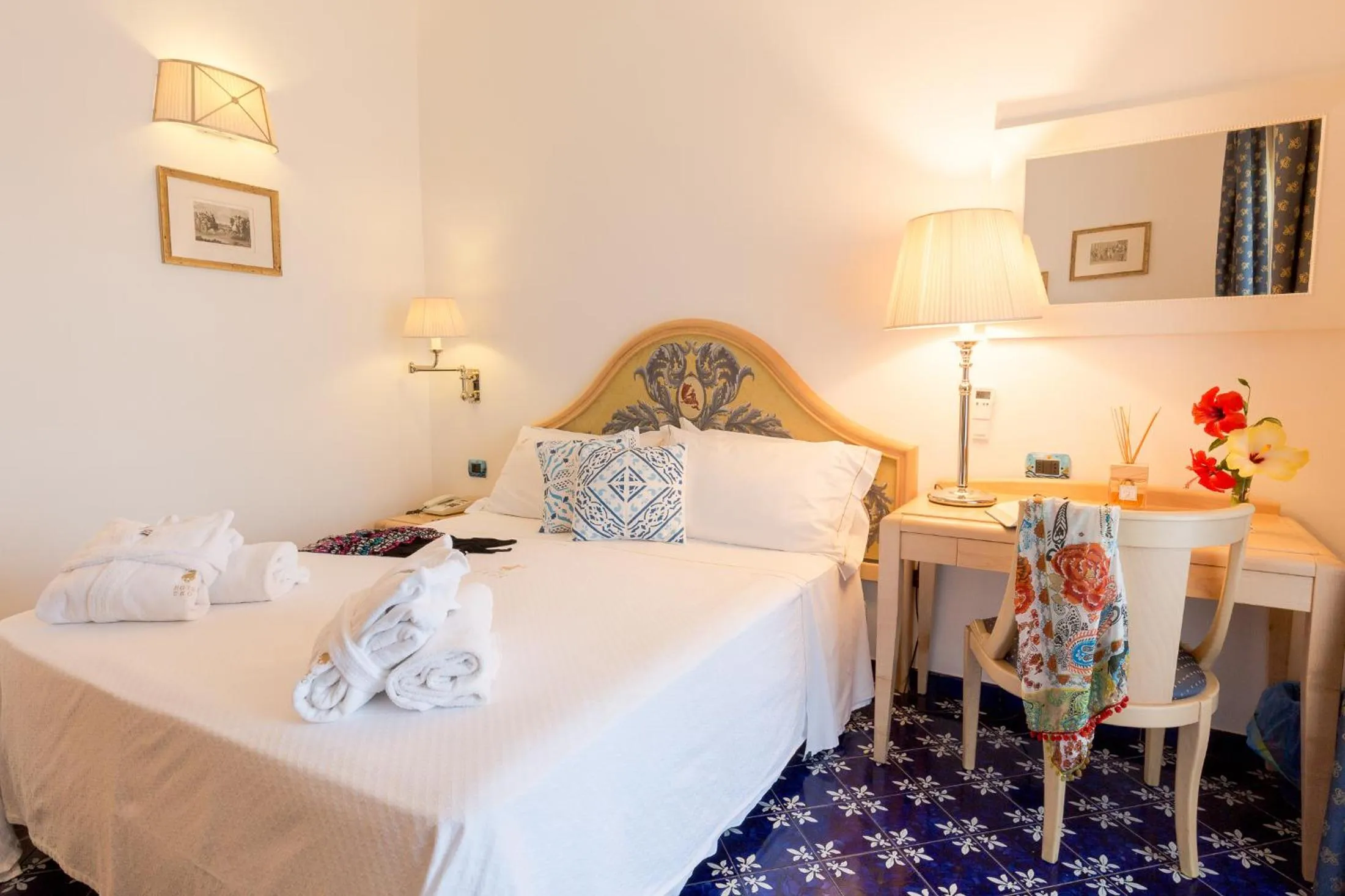 View (from property/room), Bed in Hotel Eros