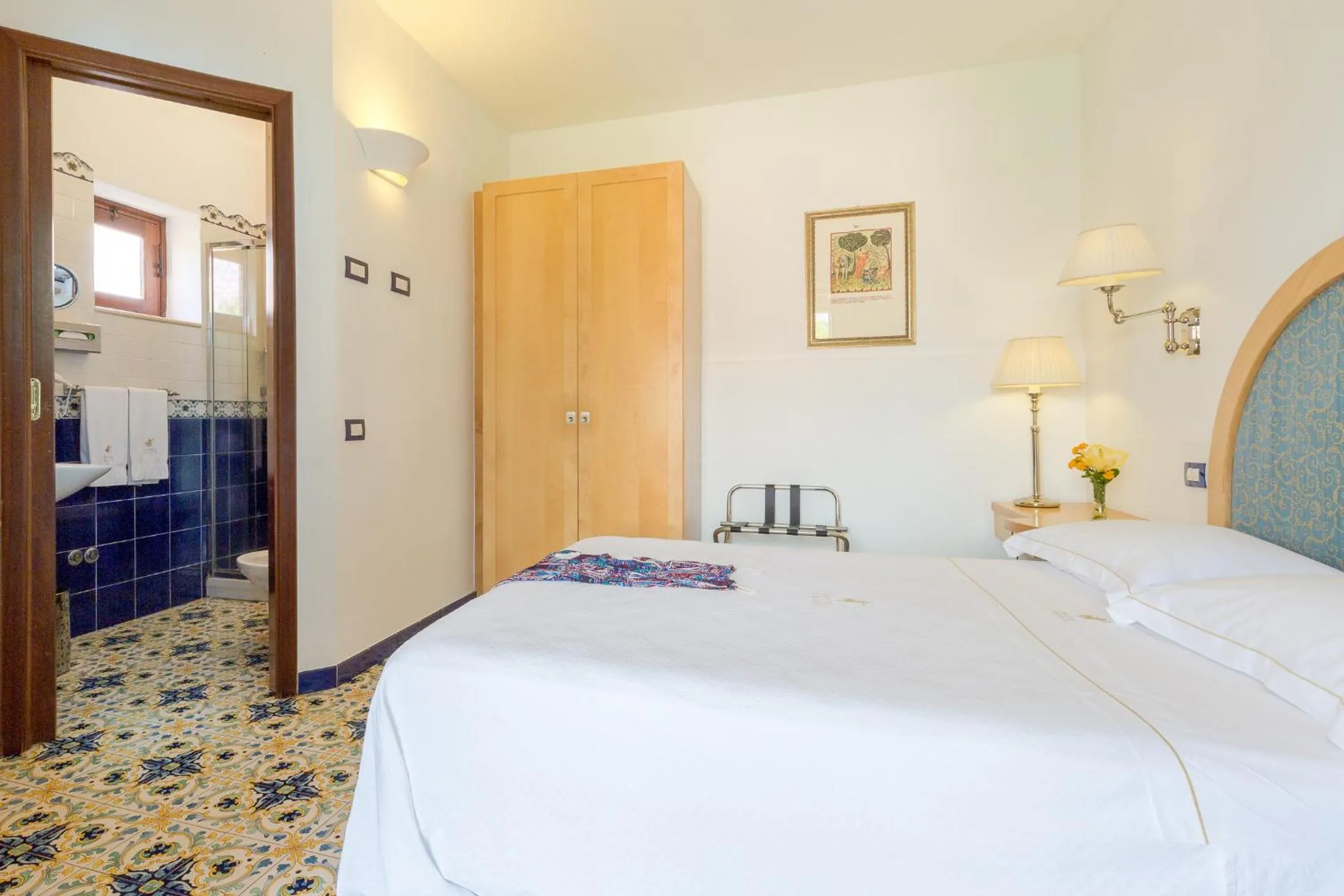 Toilet, Bed in Hotel Eros