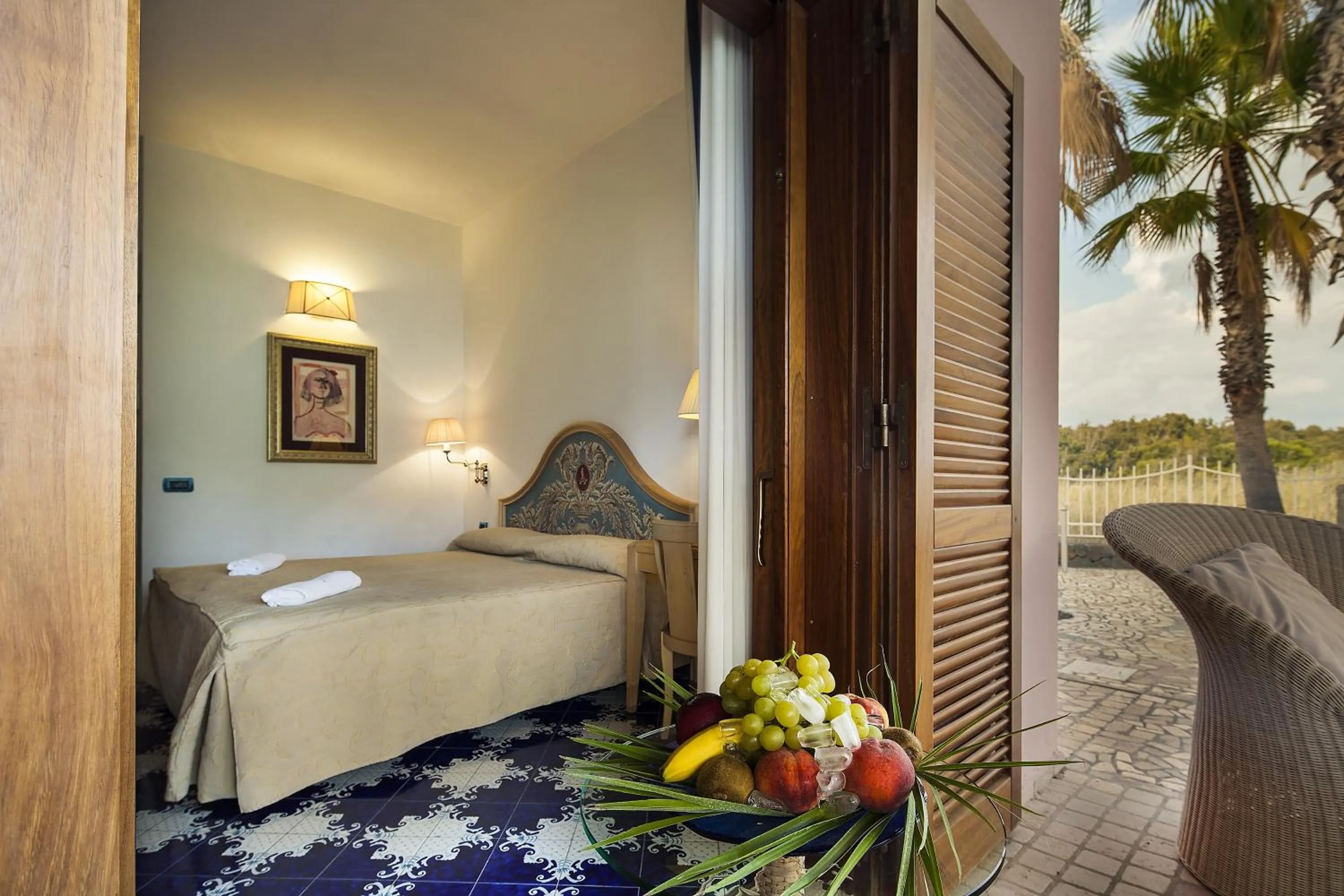 Balcony/Terrace, Bed in Hotel Eros