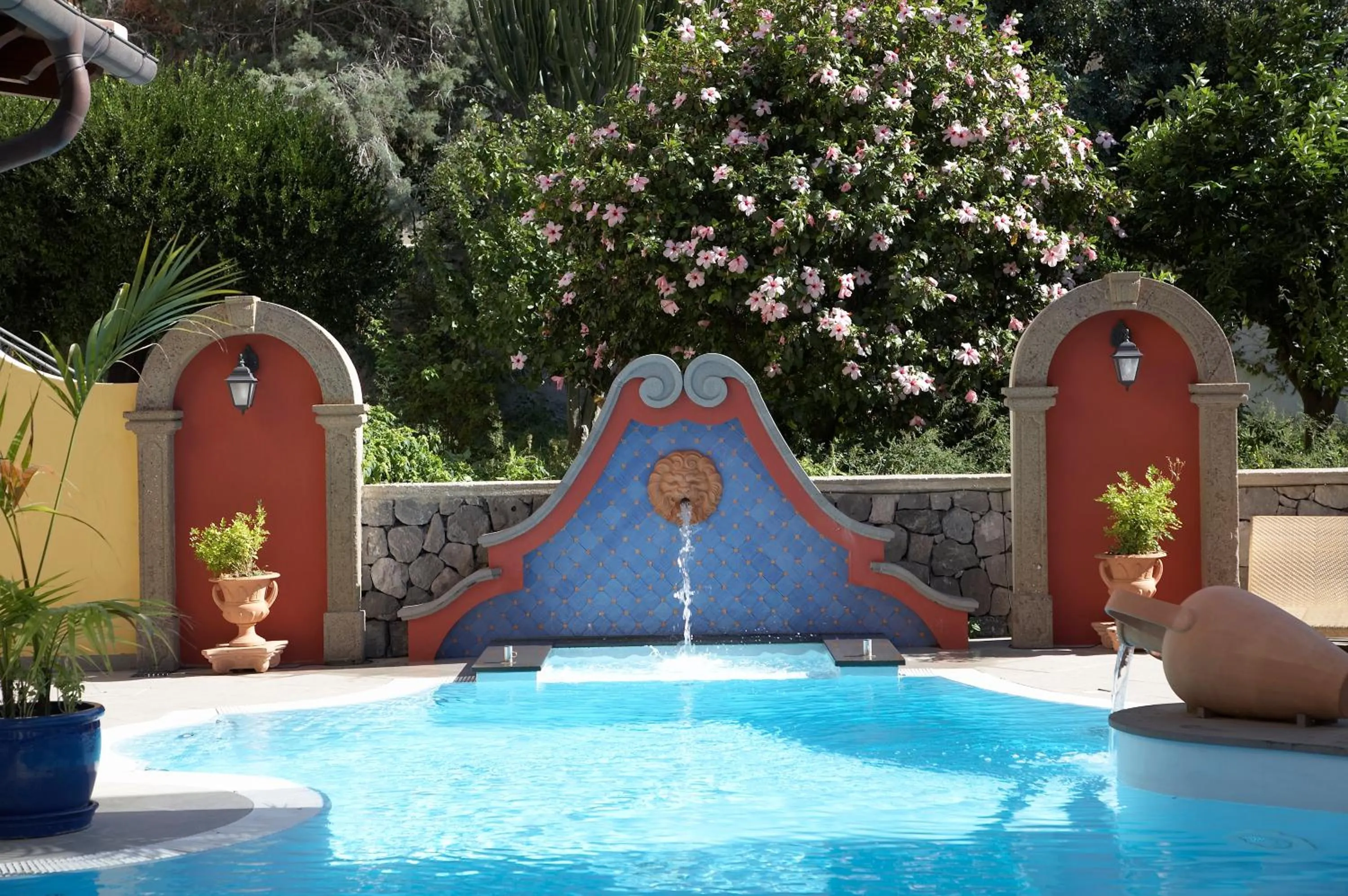 Swimming pool in Arciduca Grand Hotel