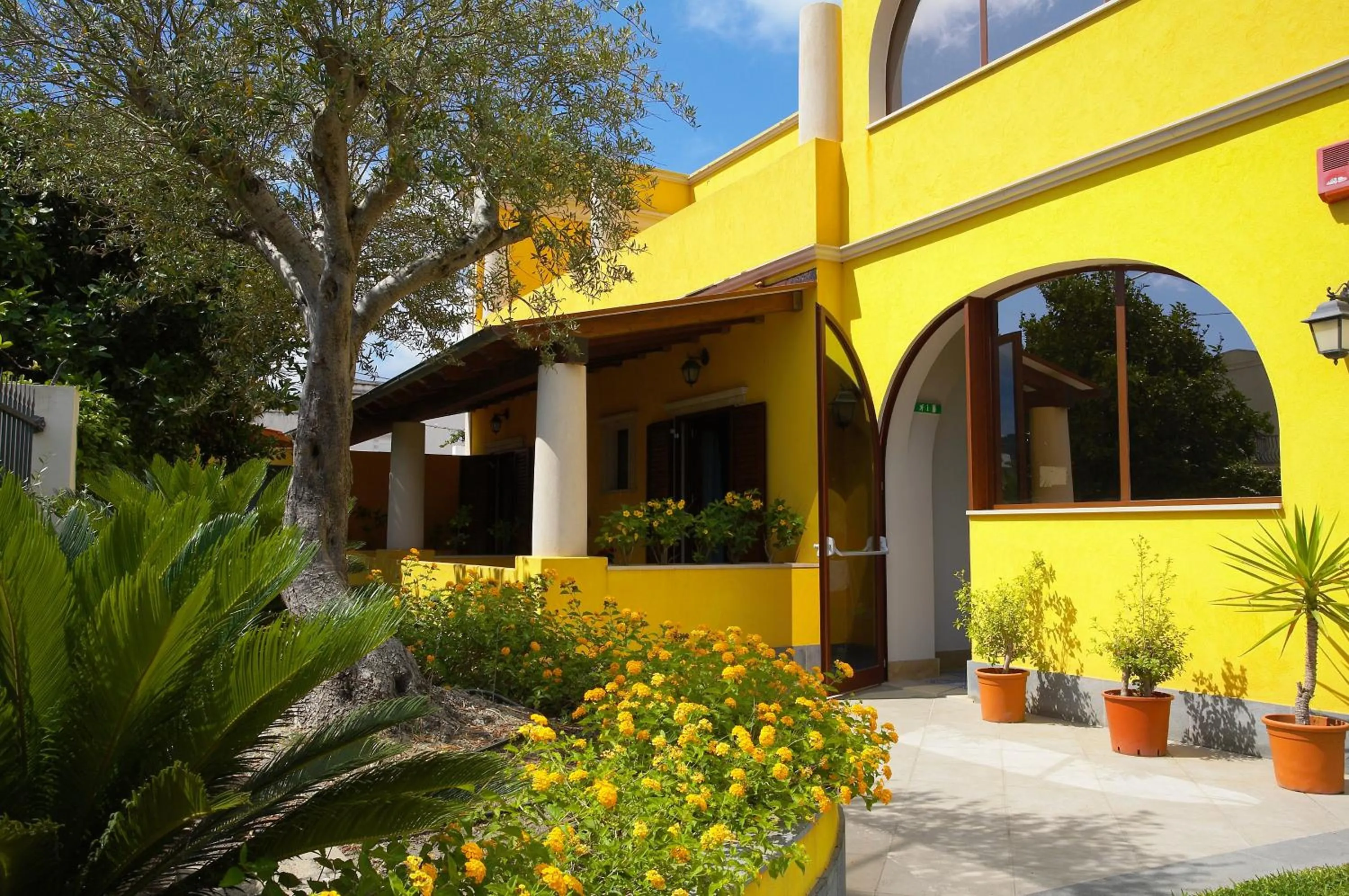 Facade/entrance in Arciduca Grand Hotel
