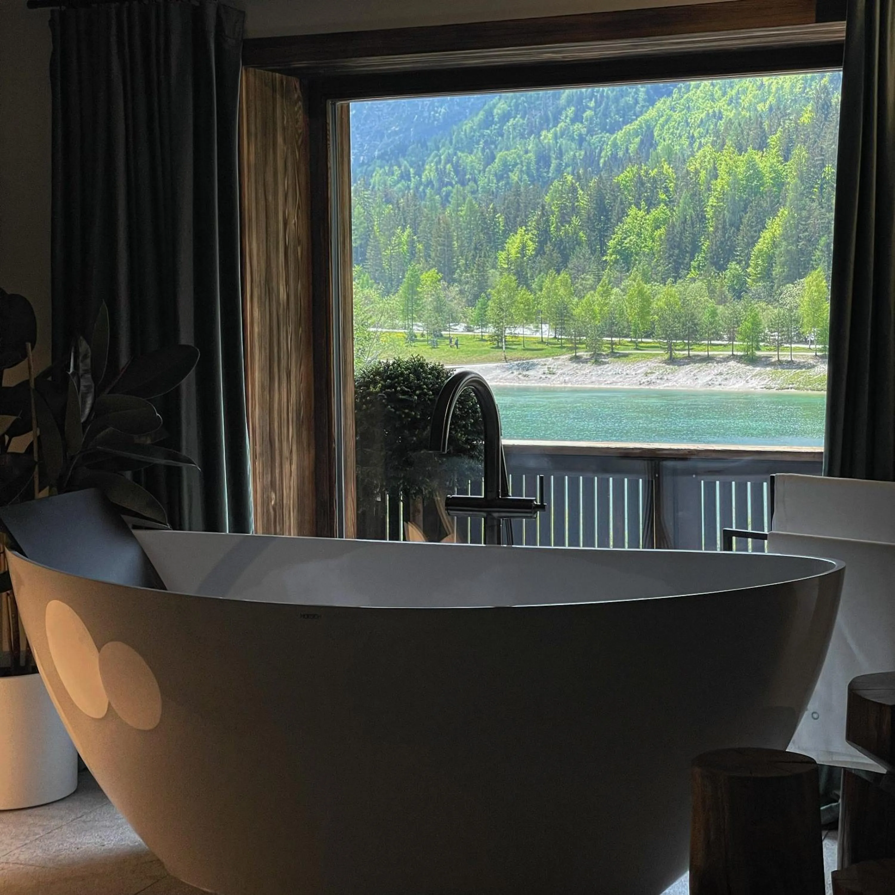 Lake view in Milka Boutique Hotel