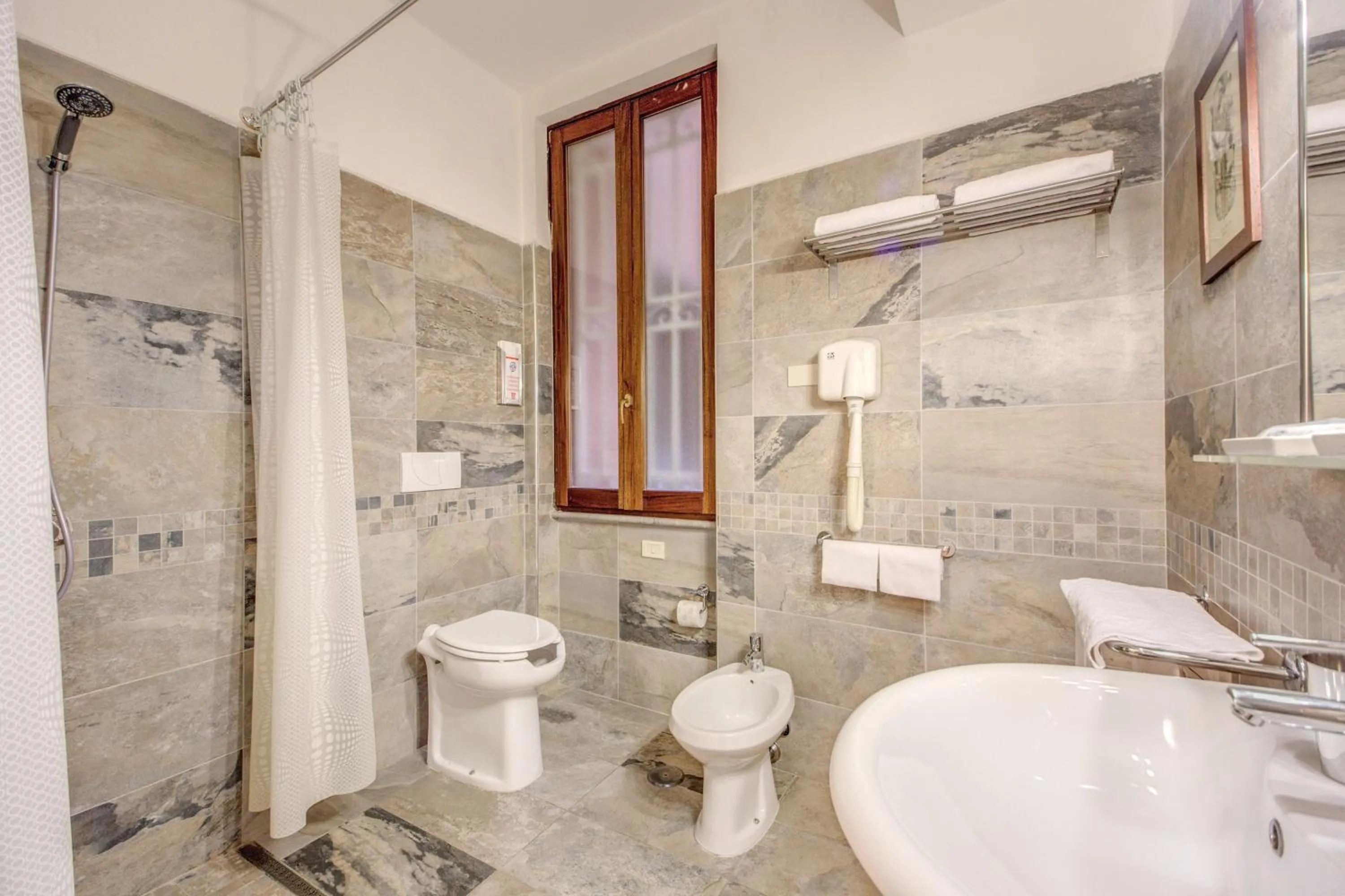 Bathroom in Hotel Gea Di Vulcano