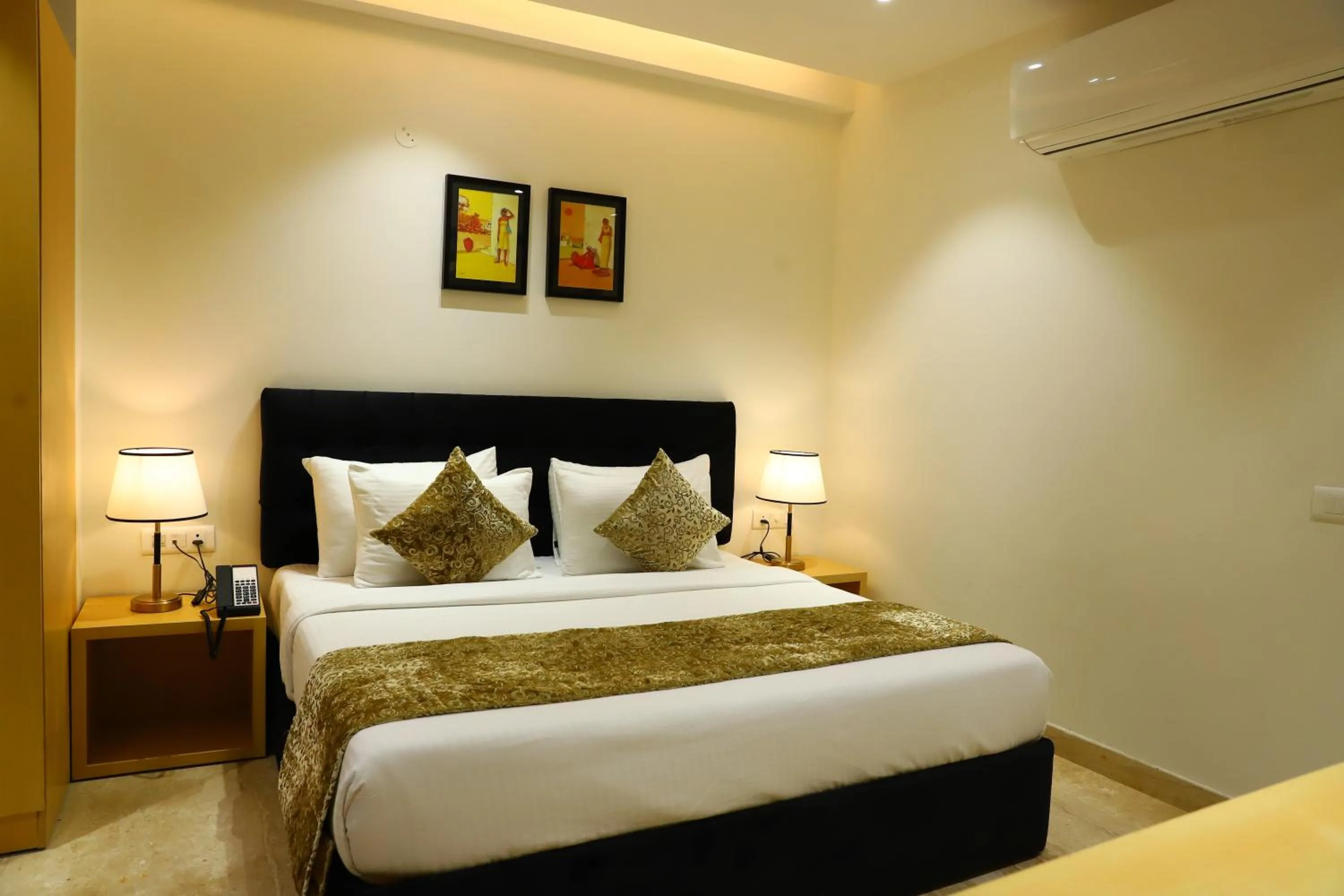 Bed in Hotel Malbork Inn Rajouri Garden Delhi - Couple Friendly Local IDs Accepted