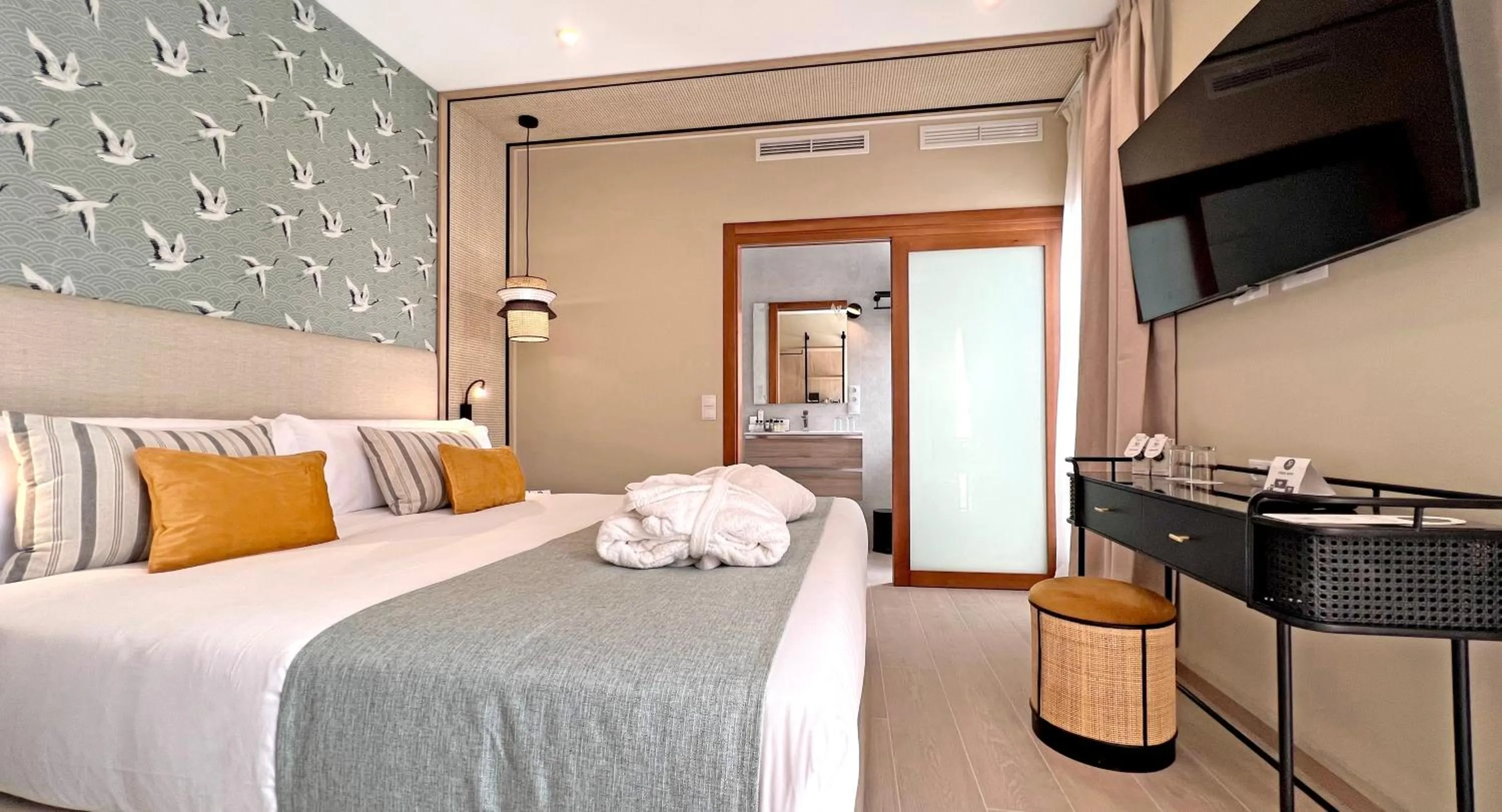 Bedroom, Bed in Soho Boutique Columela