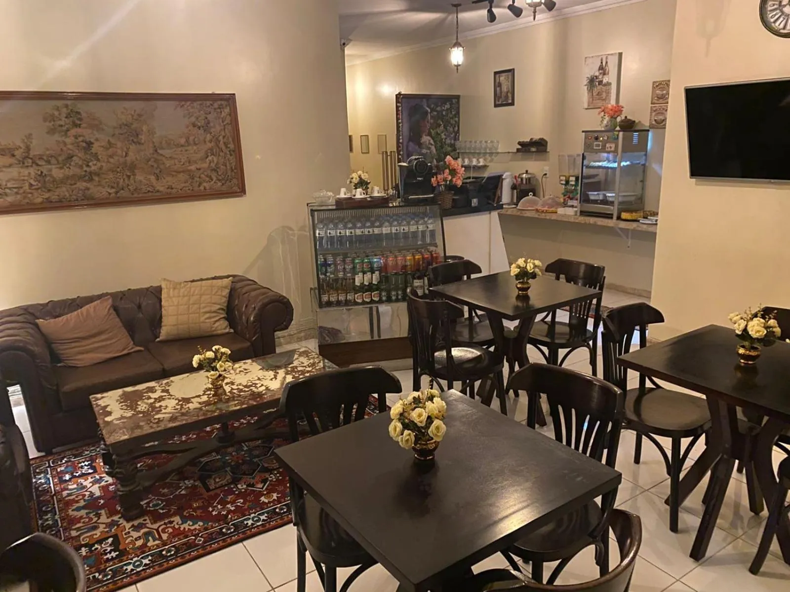 Restaurant/places to eat in Bertolini Hotel