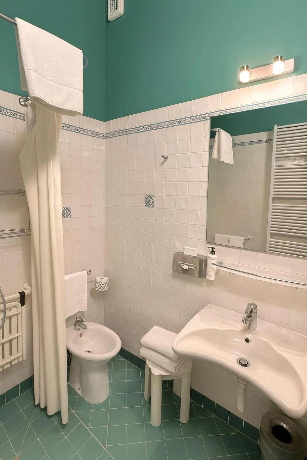 Shower in Hotel Porta San Mamolo