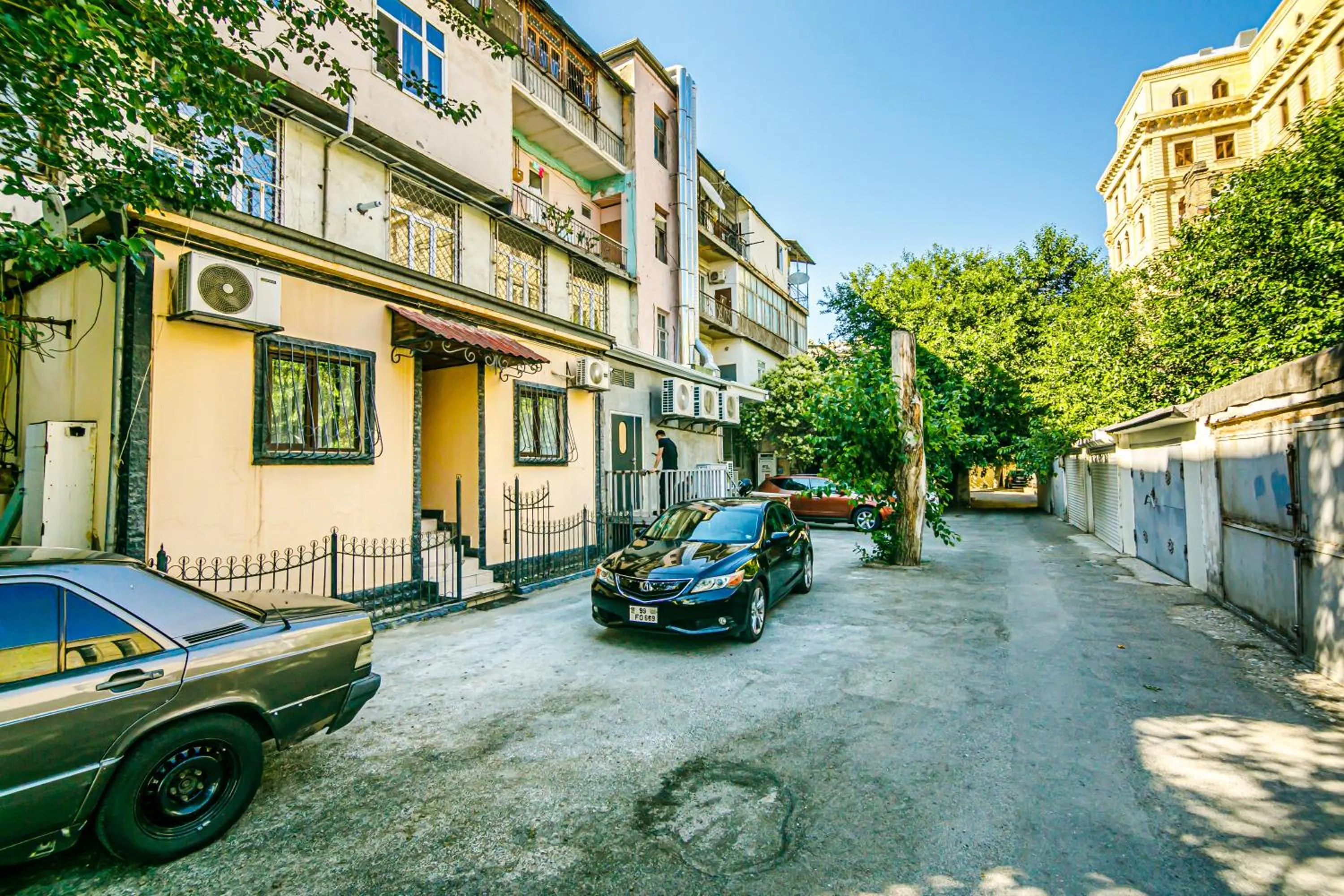 Street view in Azneft Garden Apartment