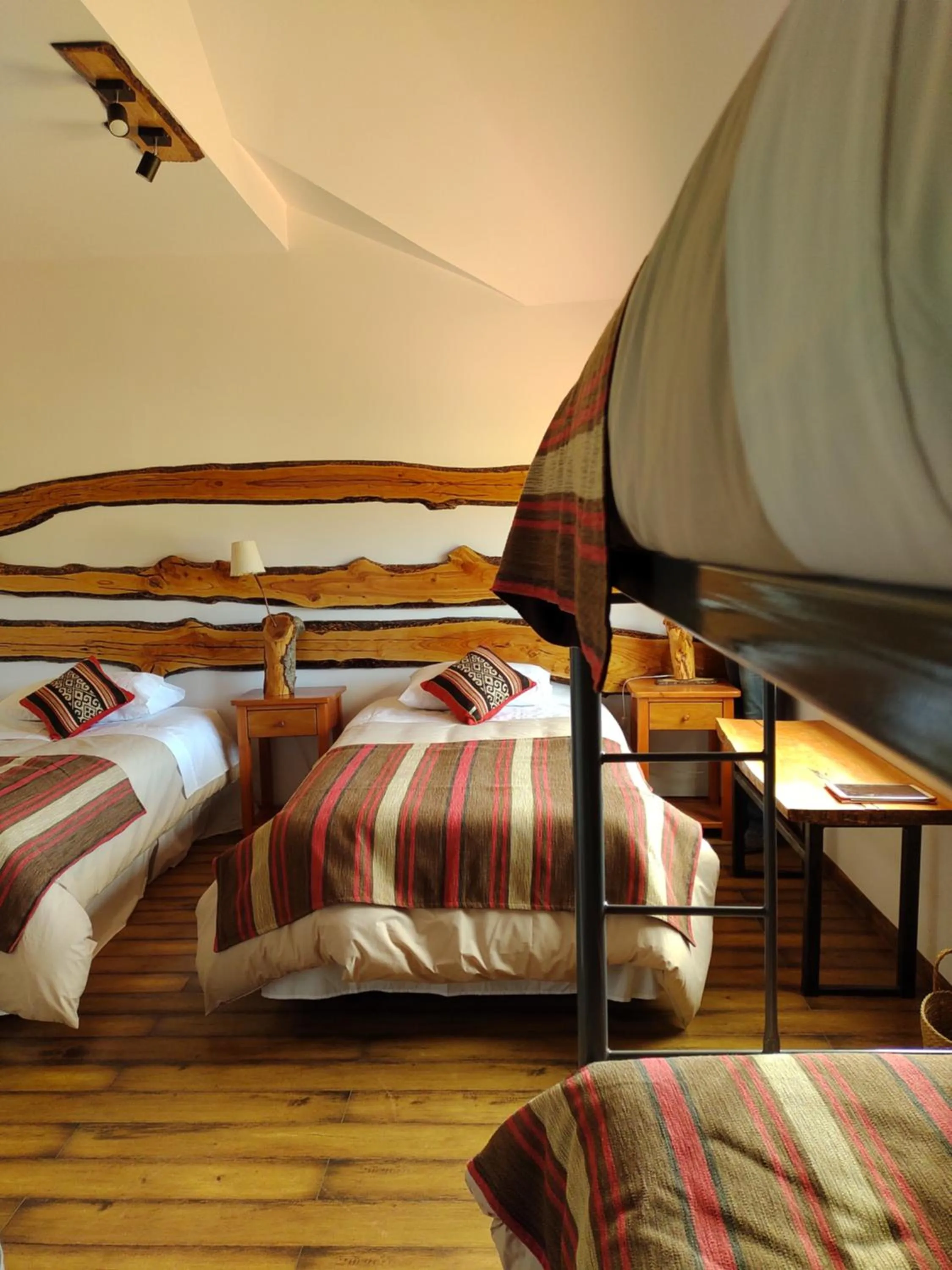 bunk bed, Bed in Morrena Lodge