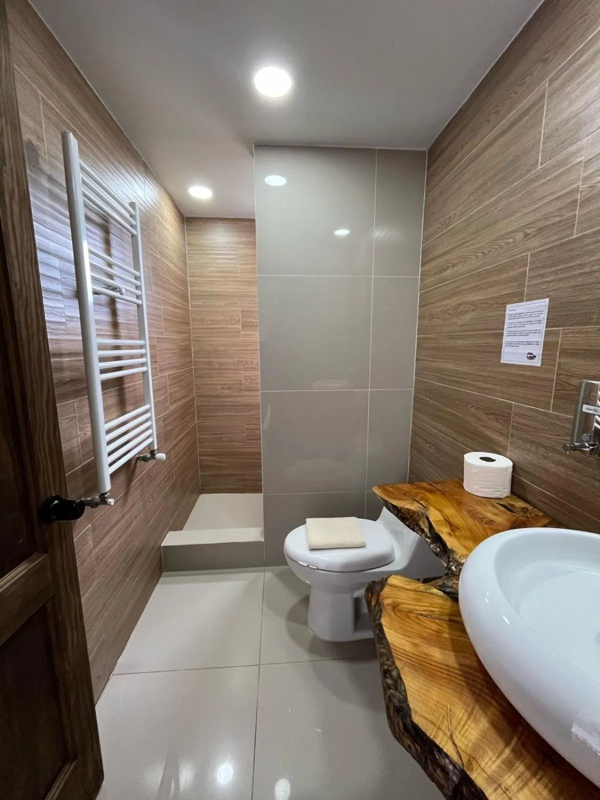 Bathroom in Morrena Lodge