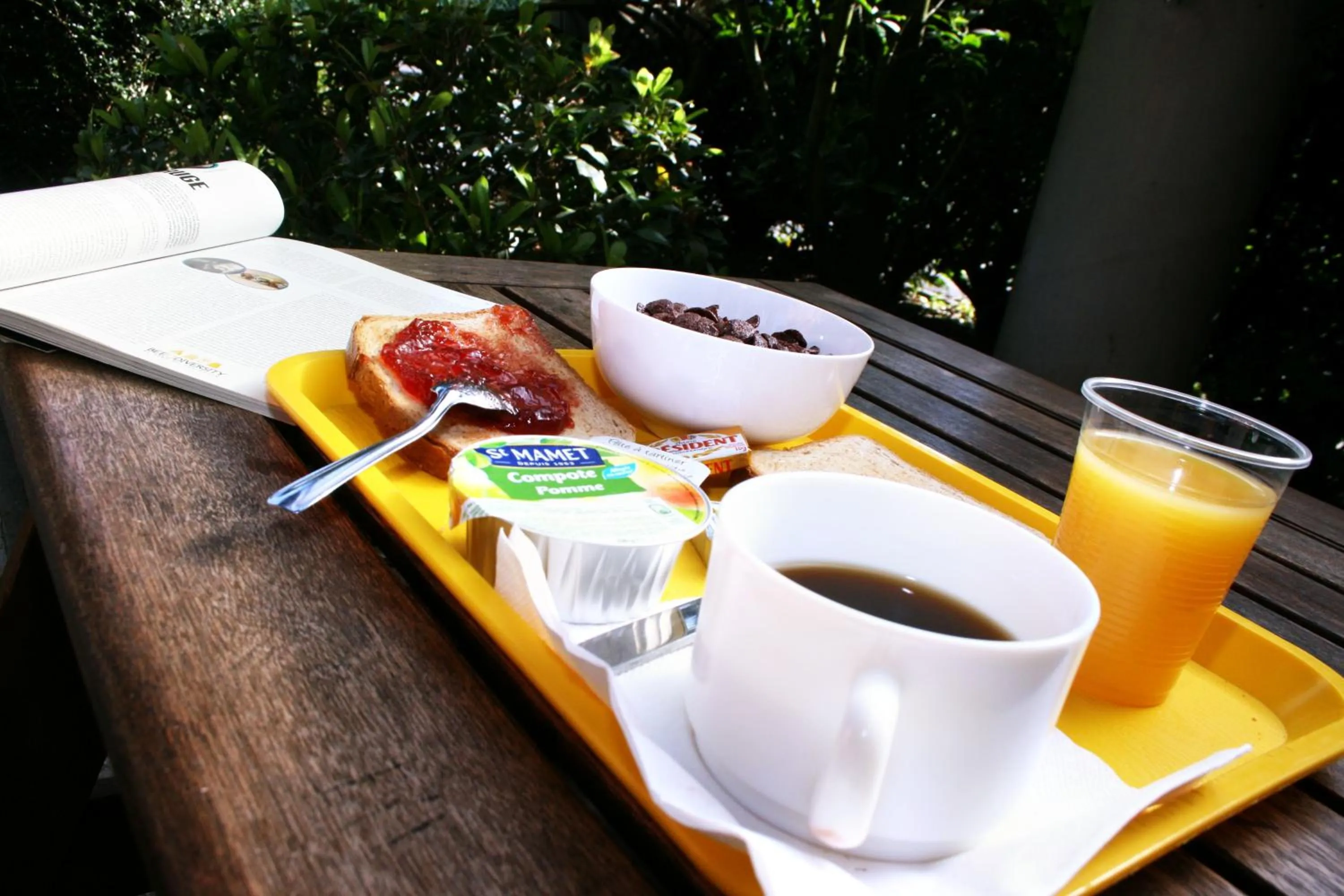 Buffet breakfast in Class'Eco Namur