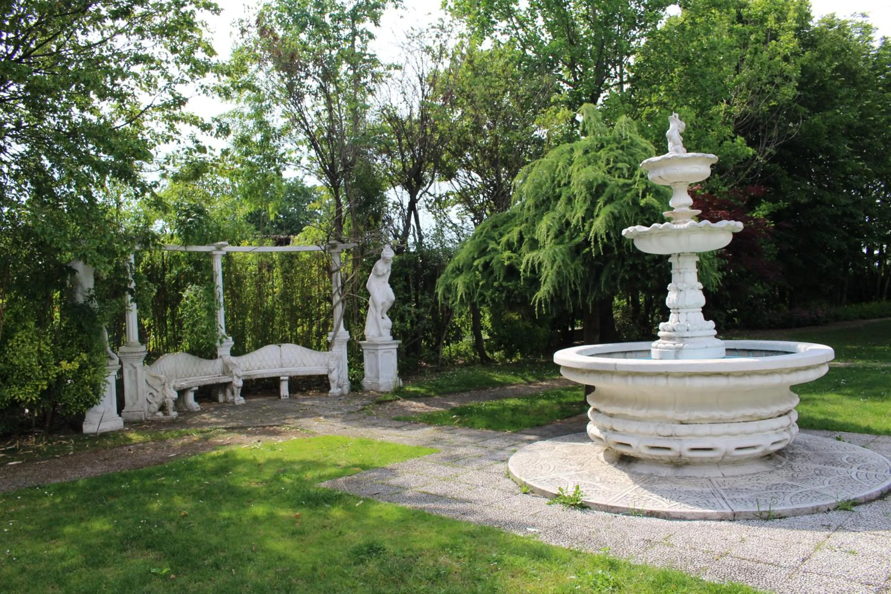 Restaurant/places to eat in Da Mariuccia