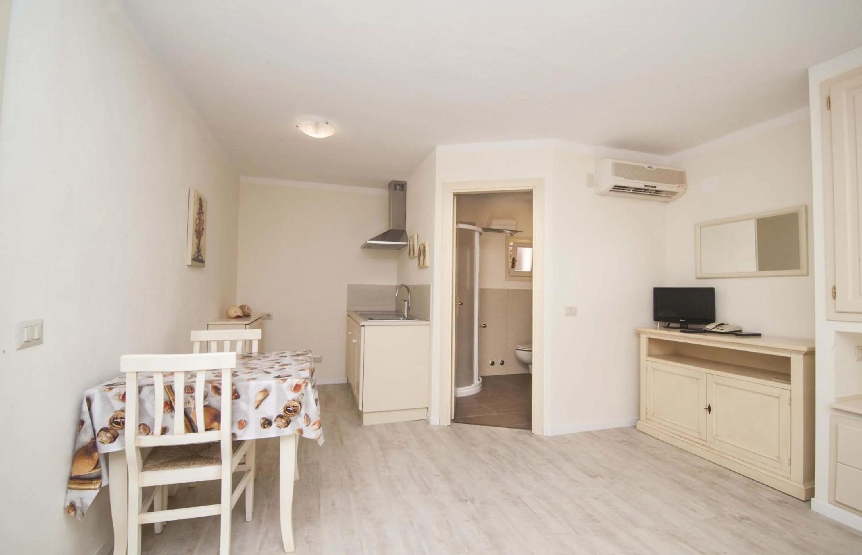 TV and multimedia in Residential Hotel Villaggio Innamorata