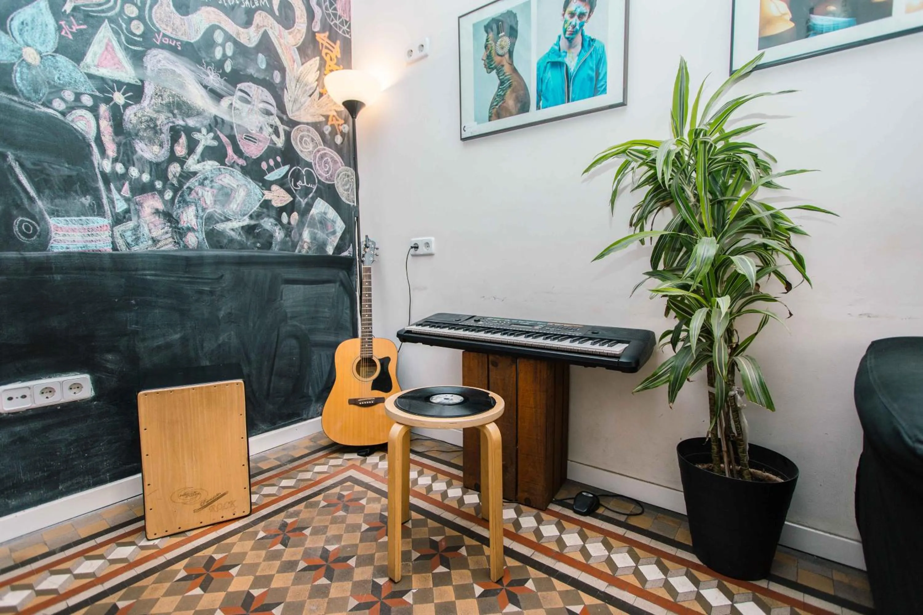 Living room in 360 Hostel Borne