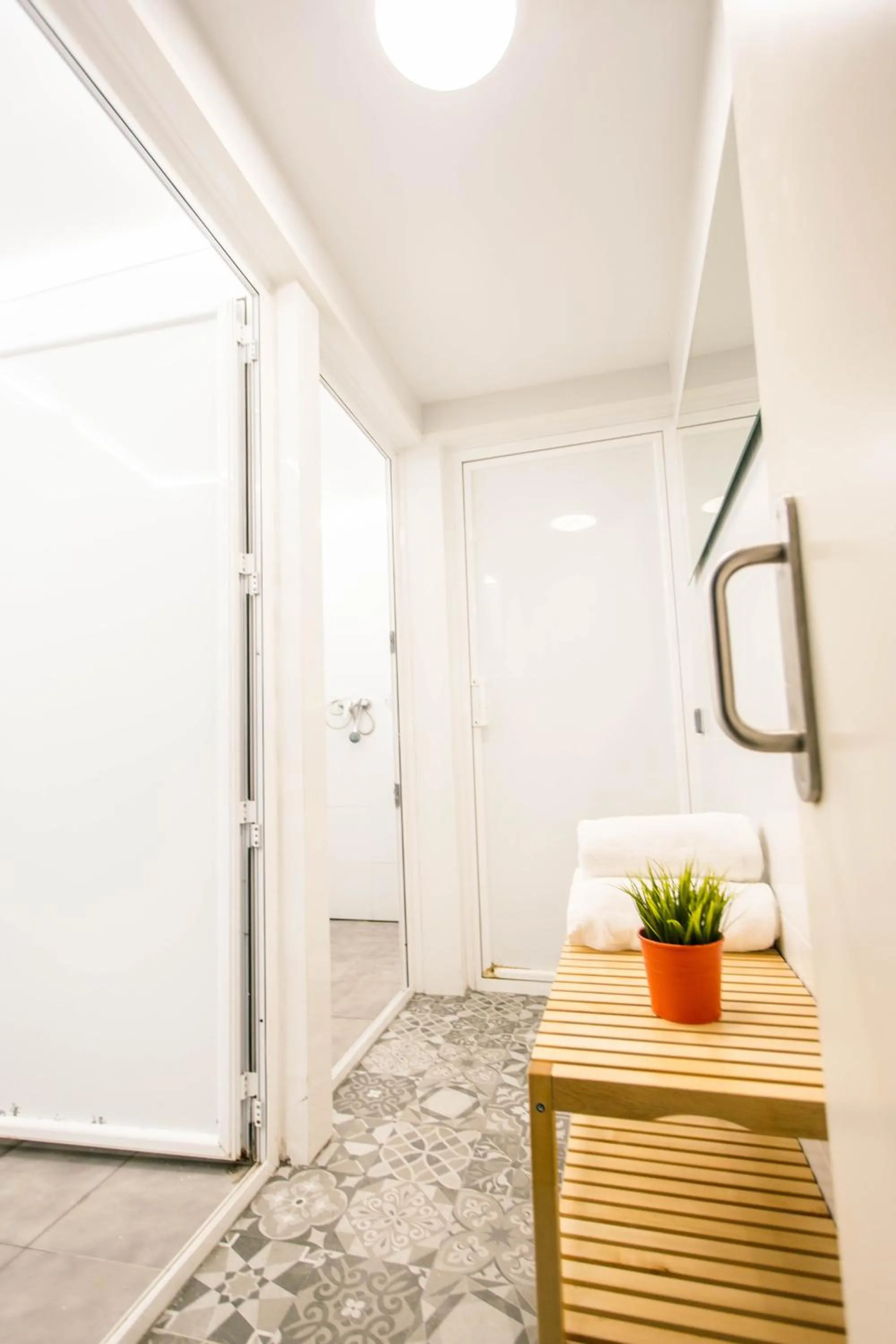 Shower in 360 Hostel Borne