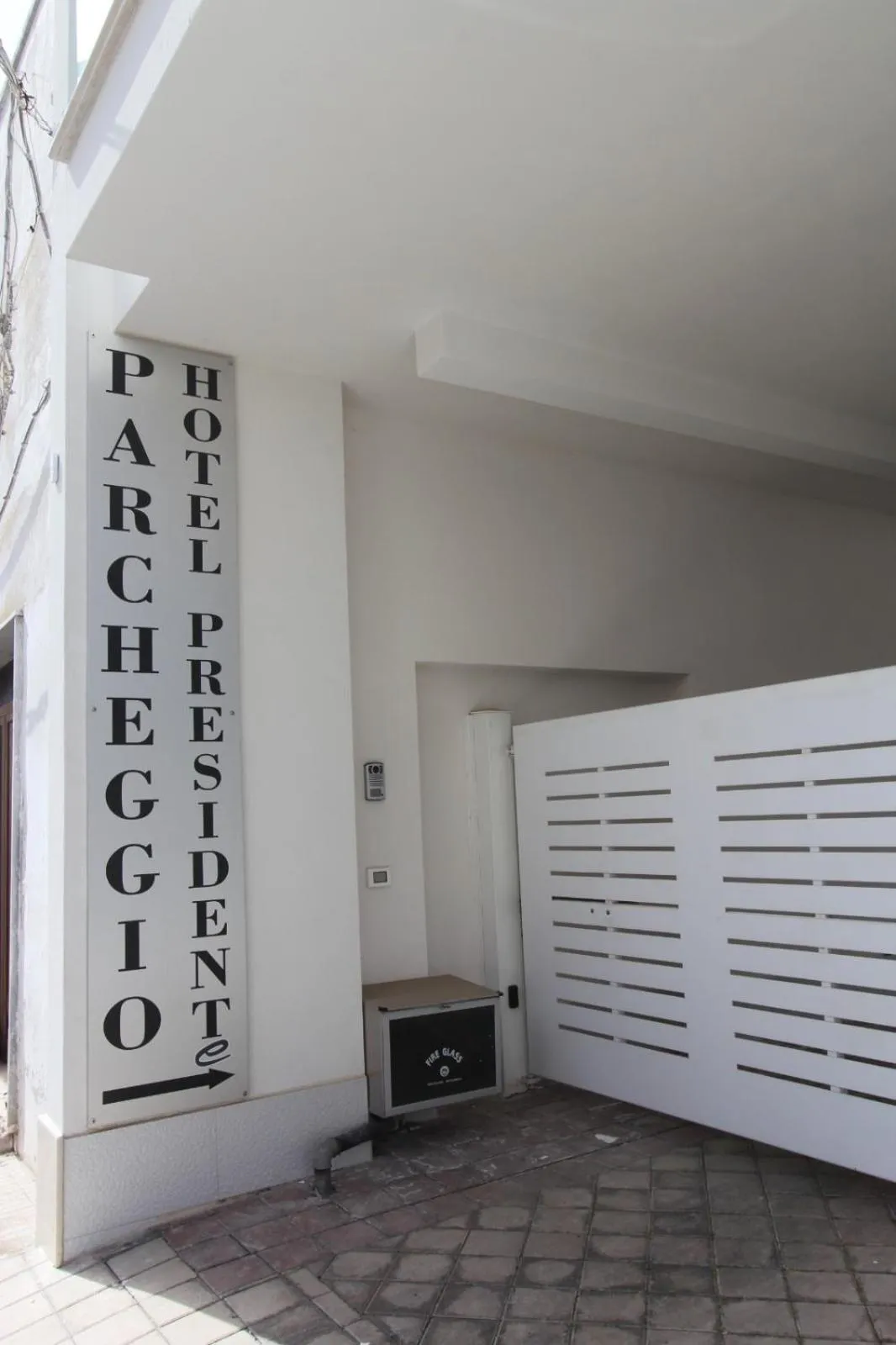 Parking in Hotel Presidente