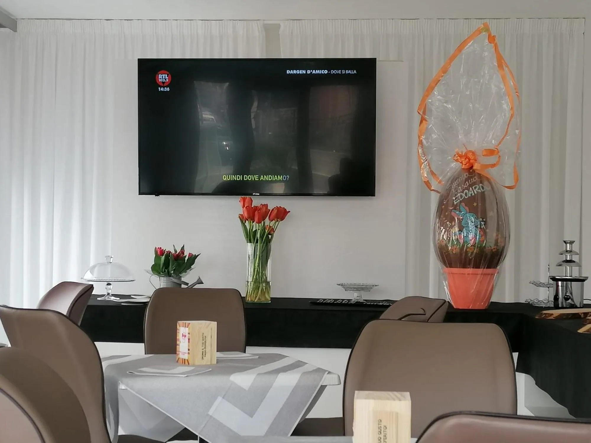 Communal lounge/ TV room in Hotel Presidente