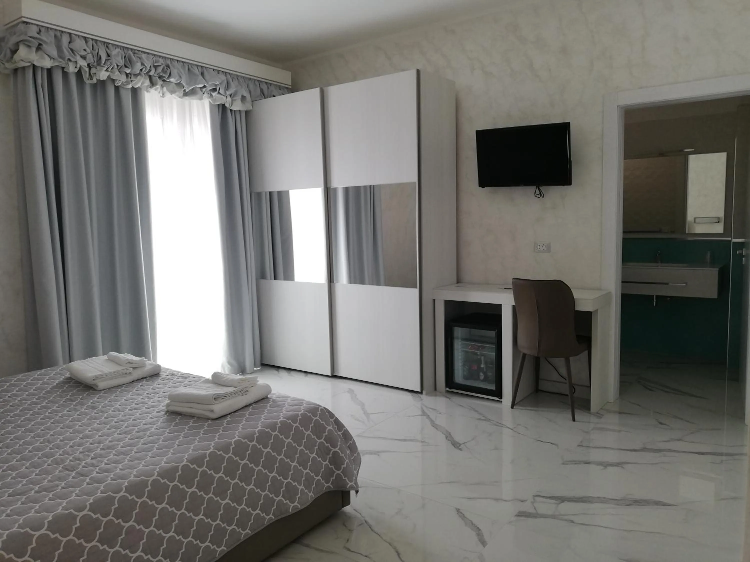 Bedroom, Bed in Hotel Presidente