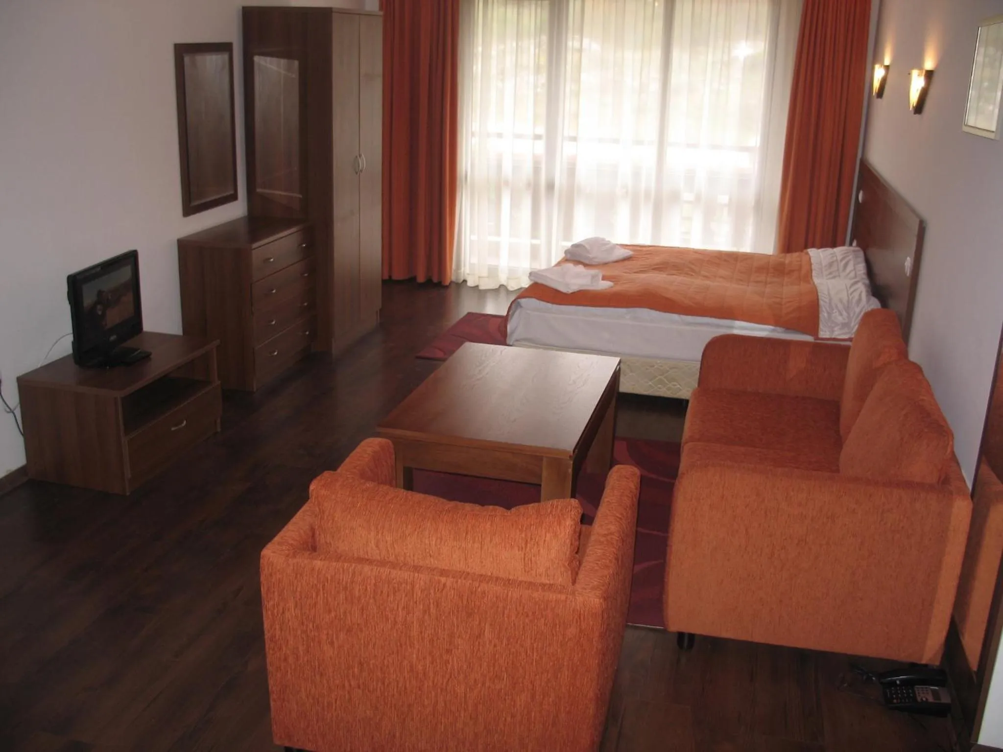 Bedroom, Bed in Winslow Infinity Aparthotel