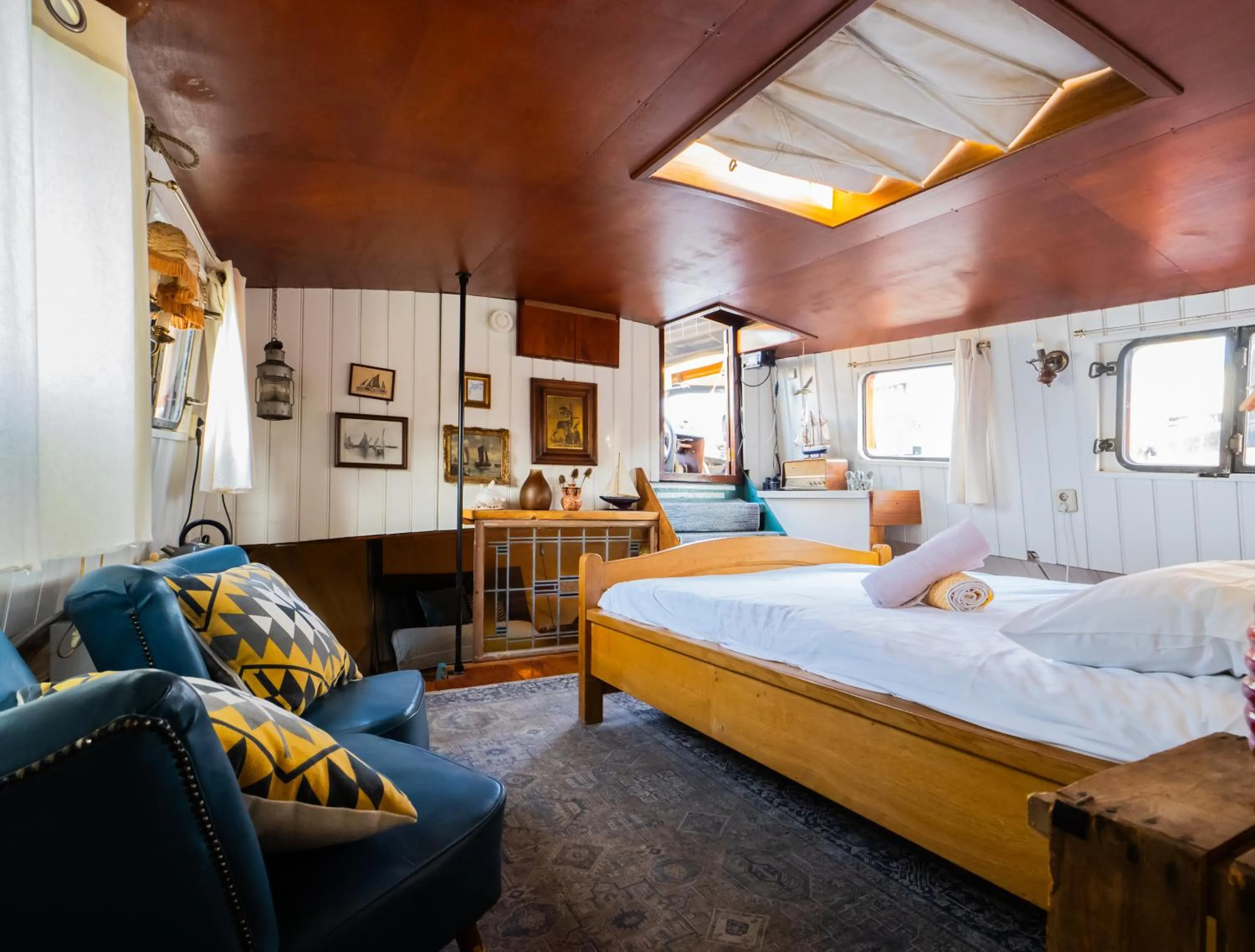 Bedroom, Bed in Boat 'Opoe Sientje'