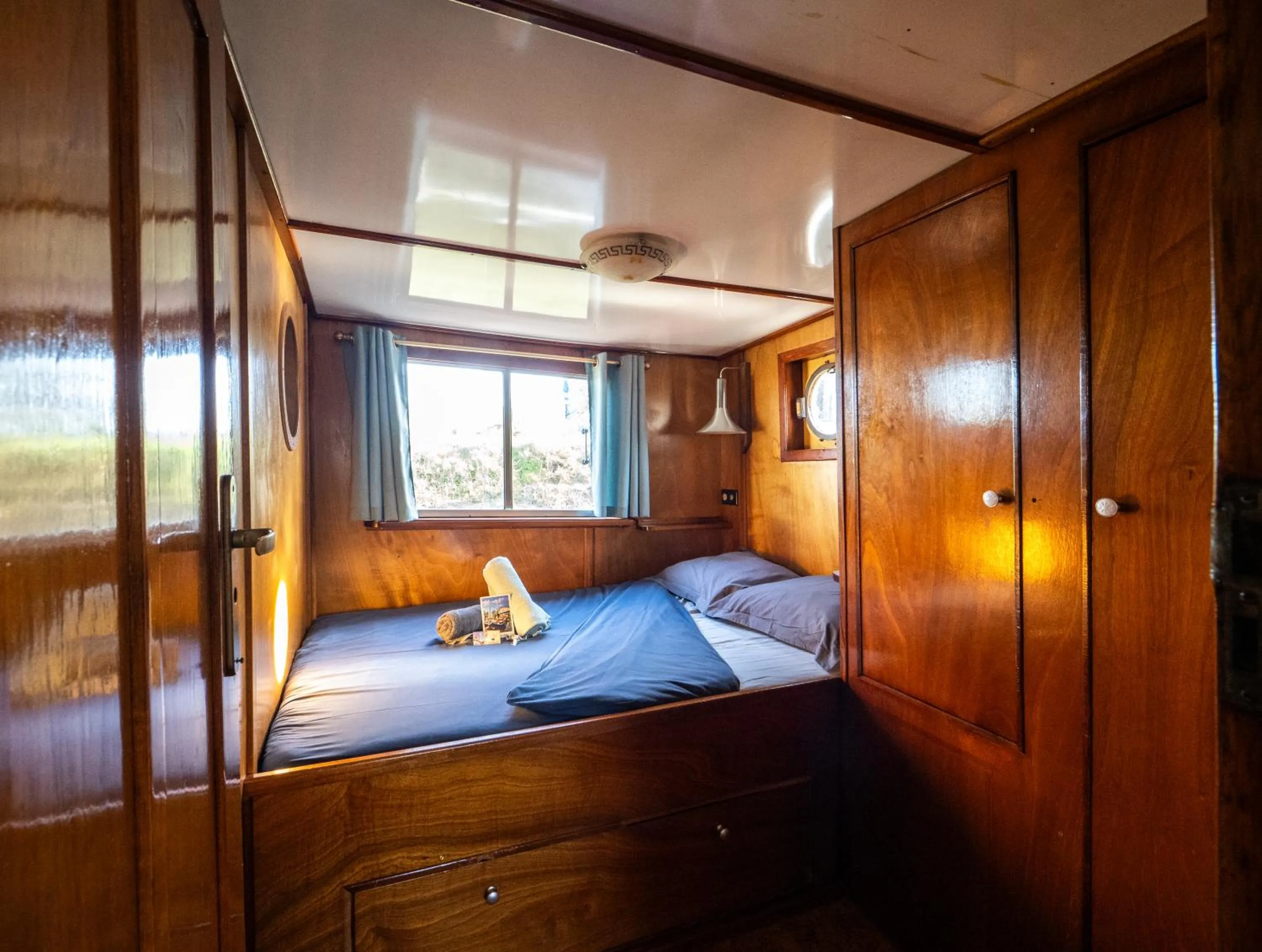Bedroom, Bed in Boat 'Opoe Sientje'
