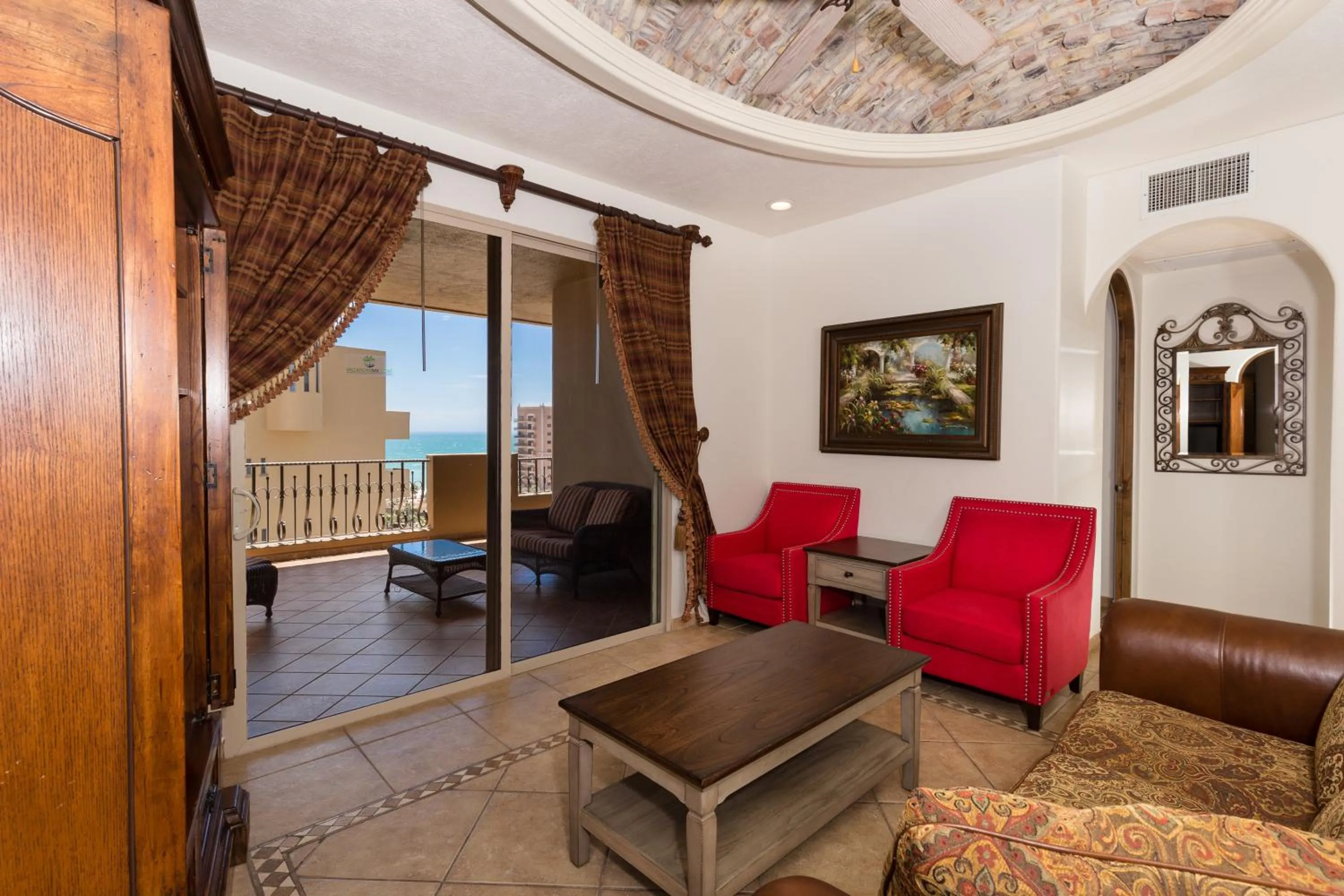 Living room in Bella Sirena 601-B -Stylish Condo in Oceanfront Resort