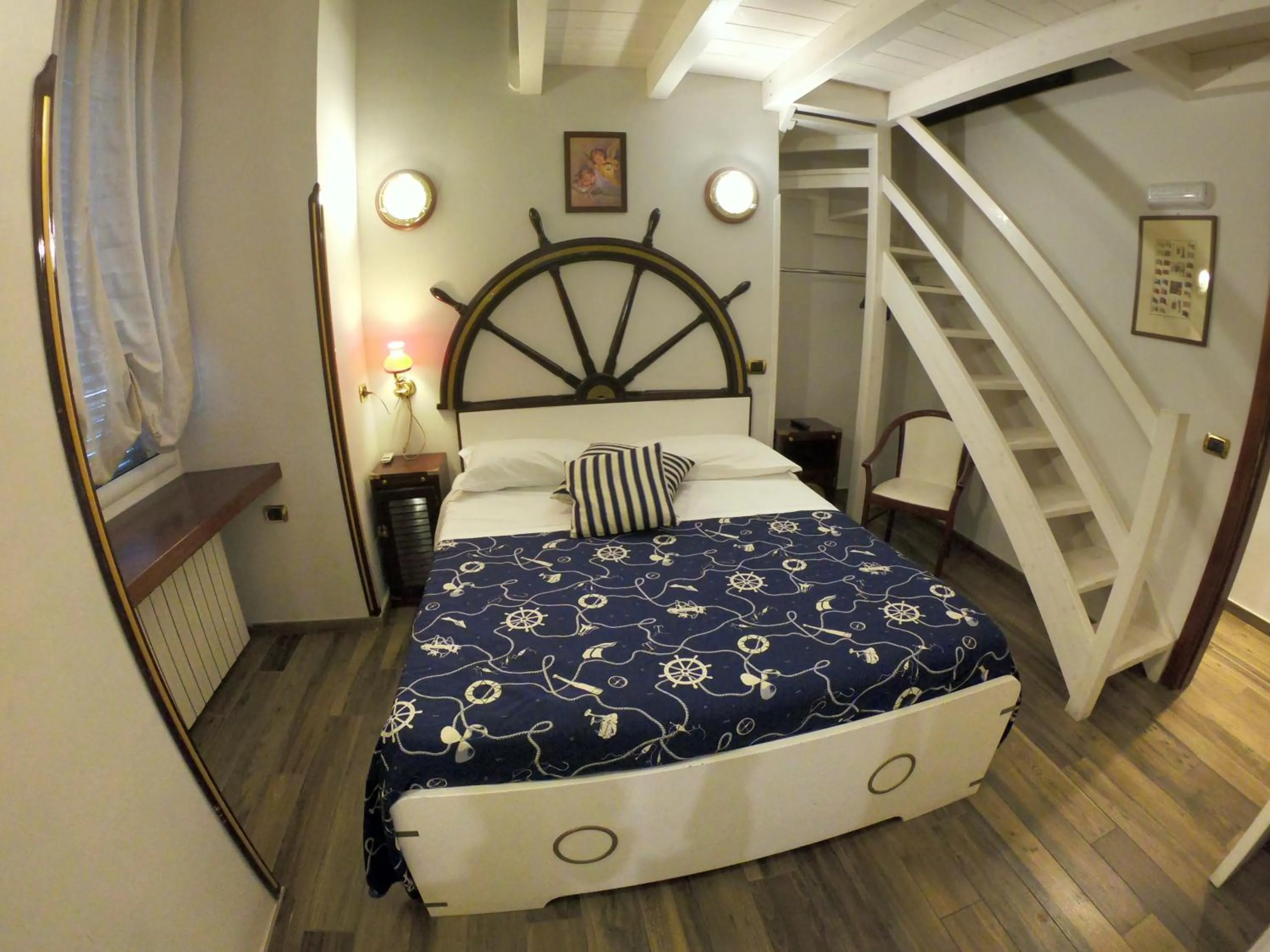 Bed in Hotel Ausonia