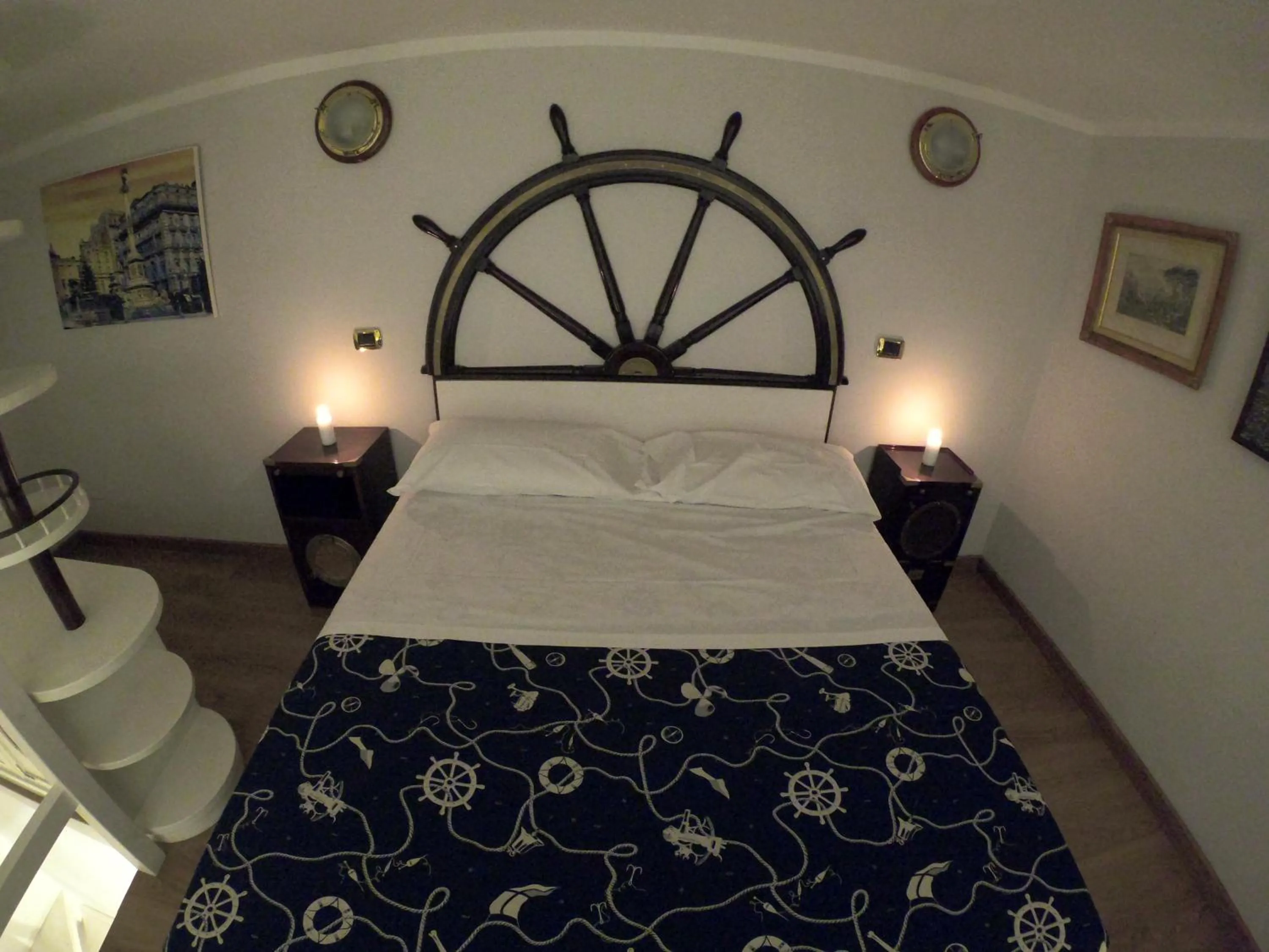 Bed in Hotel Ausonia