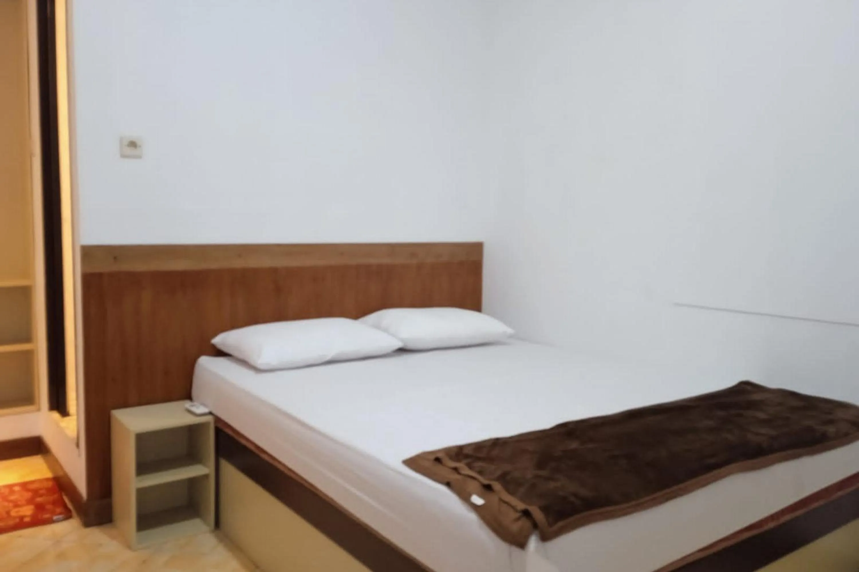 Bedroom, Bed in Gorland Hostel near GOR Satria Purwokerto Mitra RedDoorz