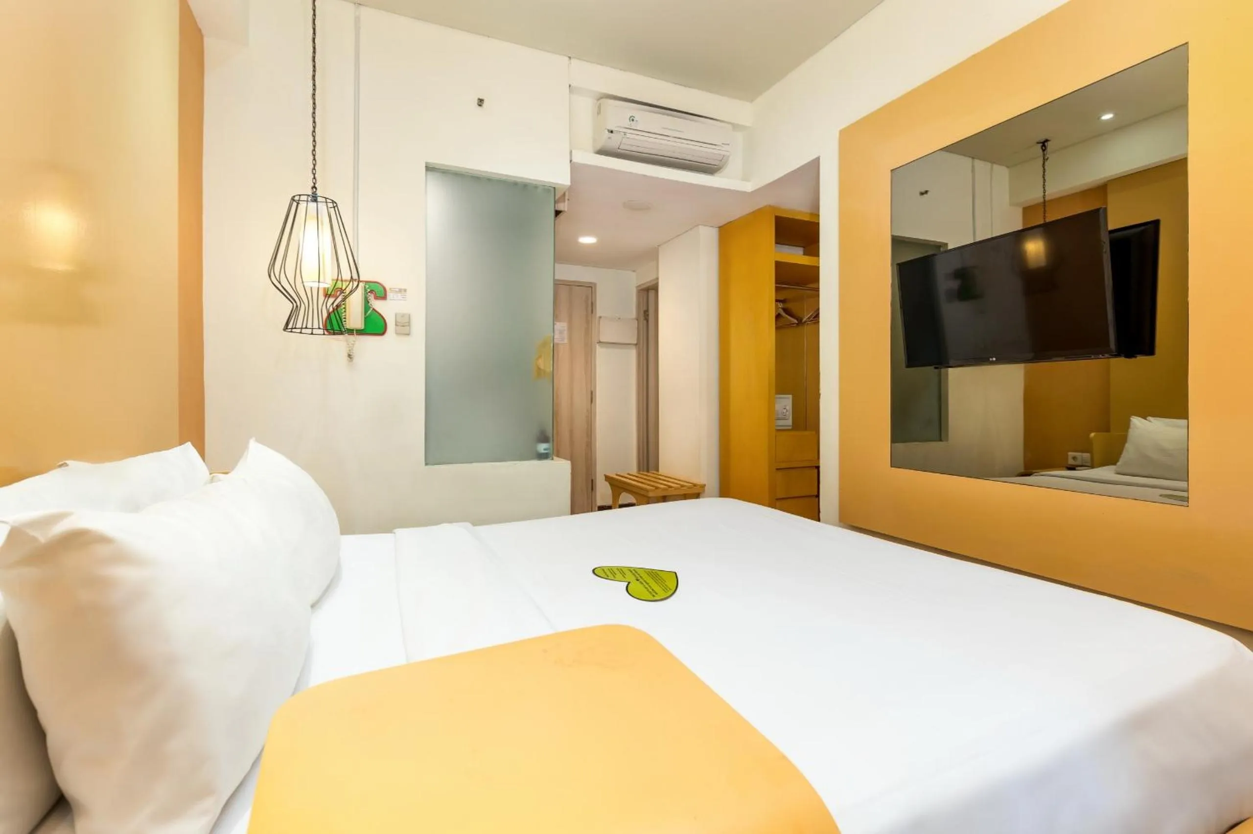 Bedroom, Bed in Boss Legian Hotel Powered by Archipelago
