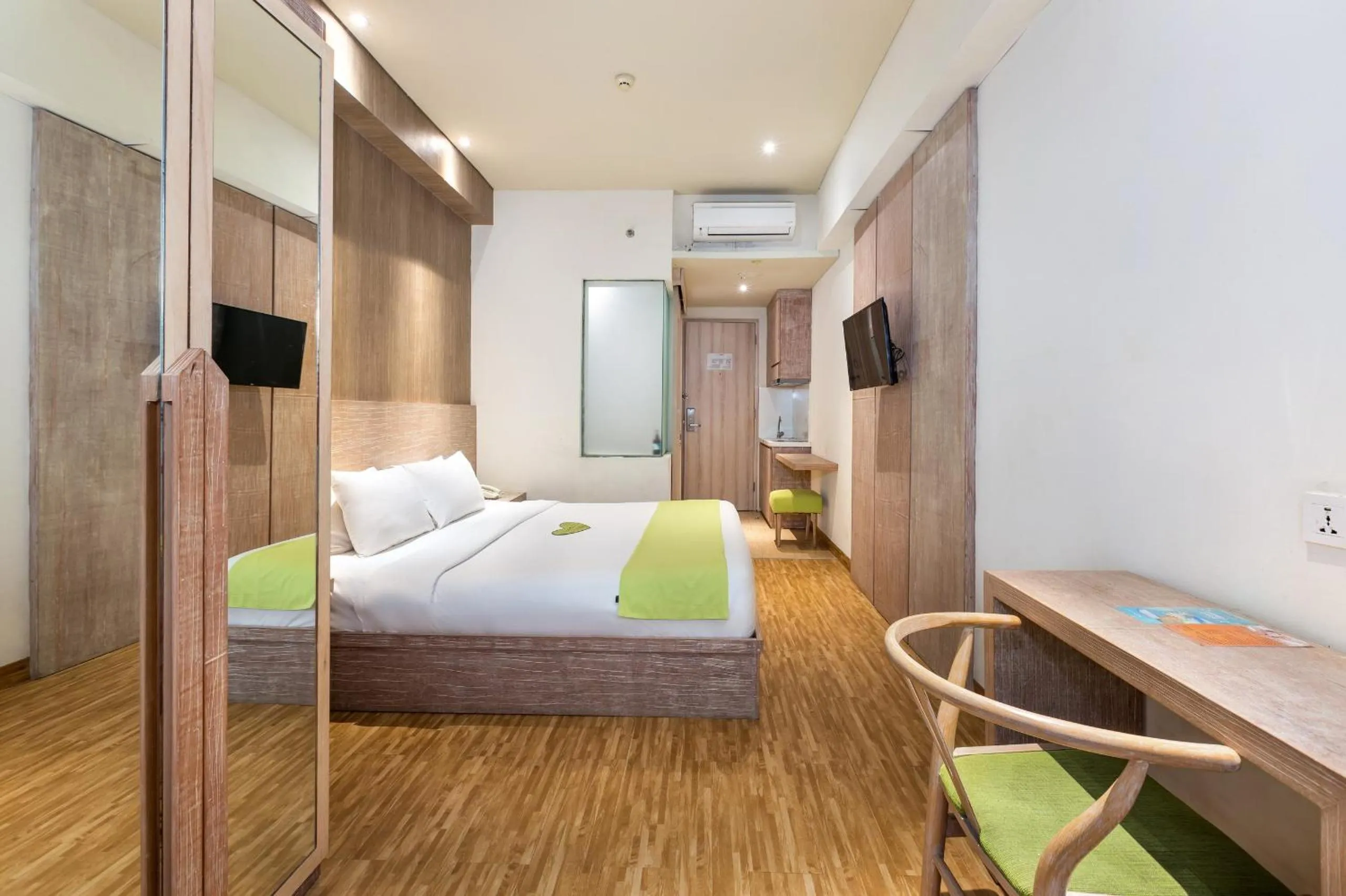 Bedroom, Bed in Boss Legian Hotel Powered by Archipelago