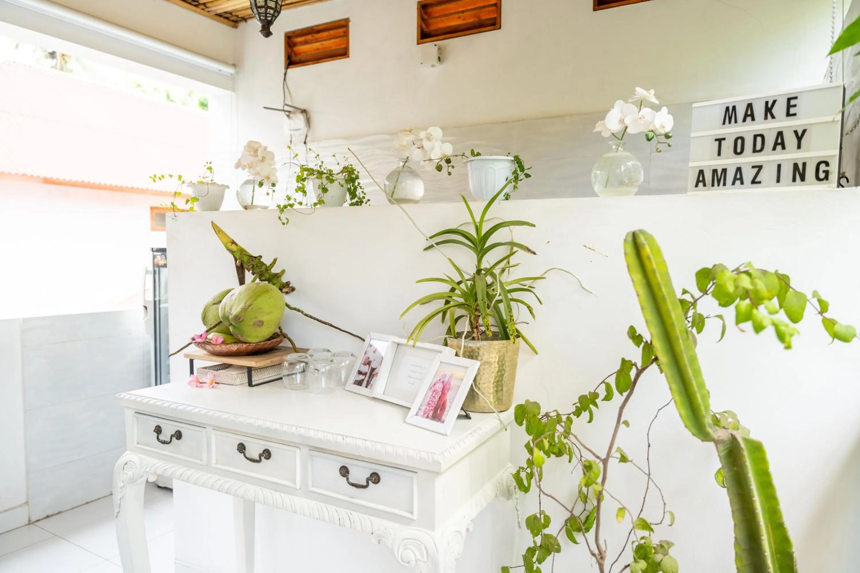 Kitchen or kitchenette in Naia Lombok