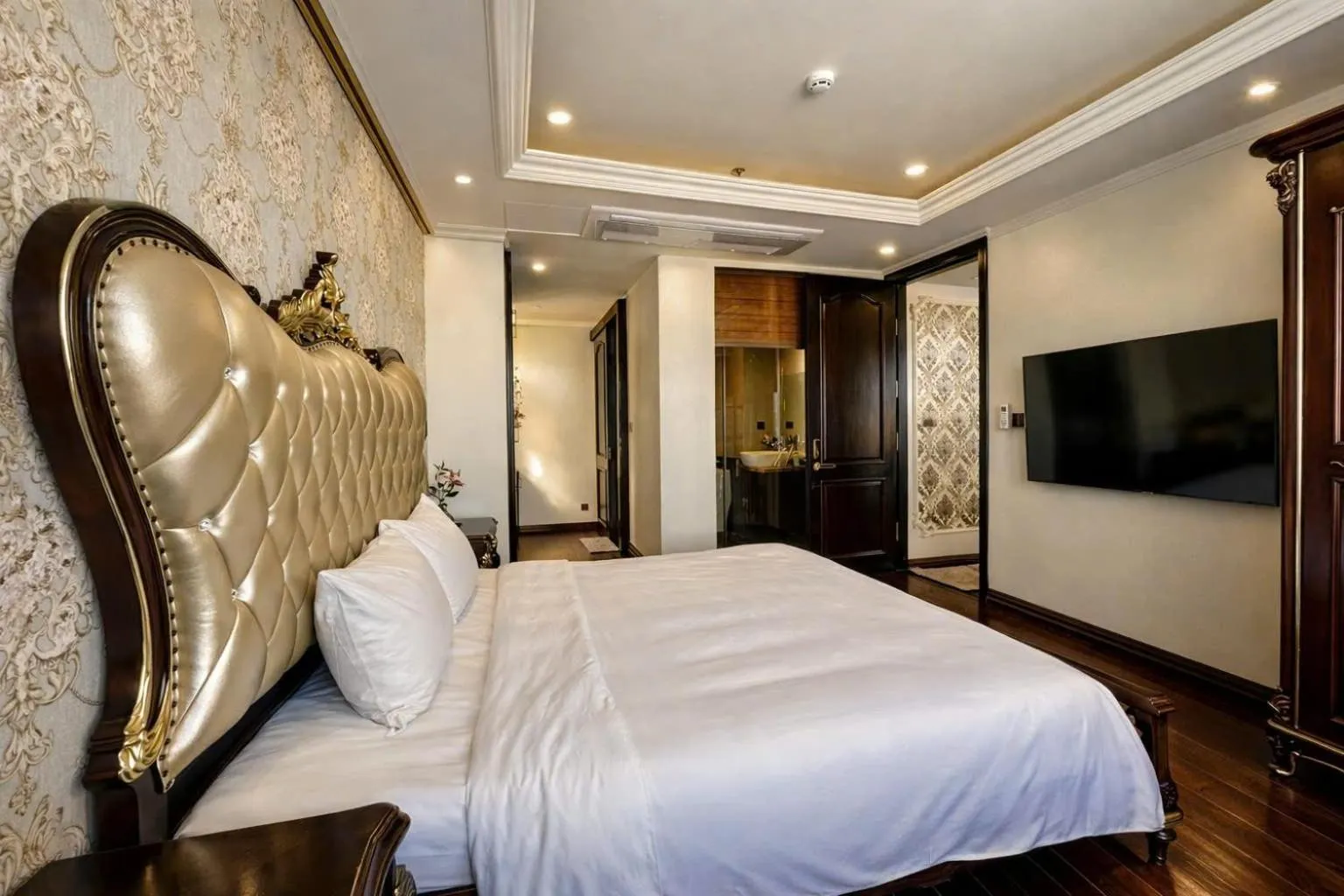 Bedroom, Bed in Century Hotel Da Nang