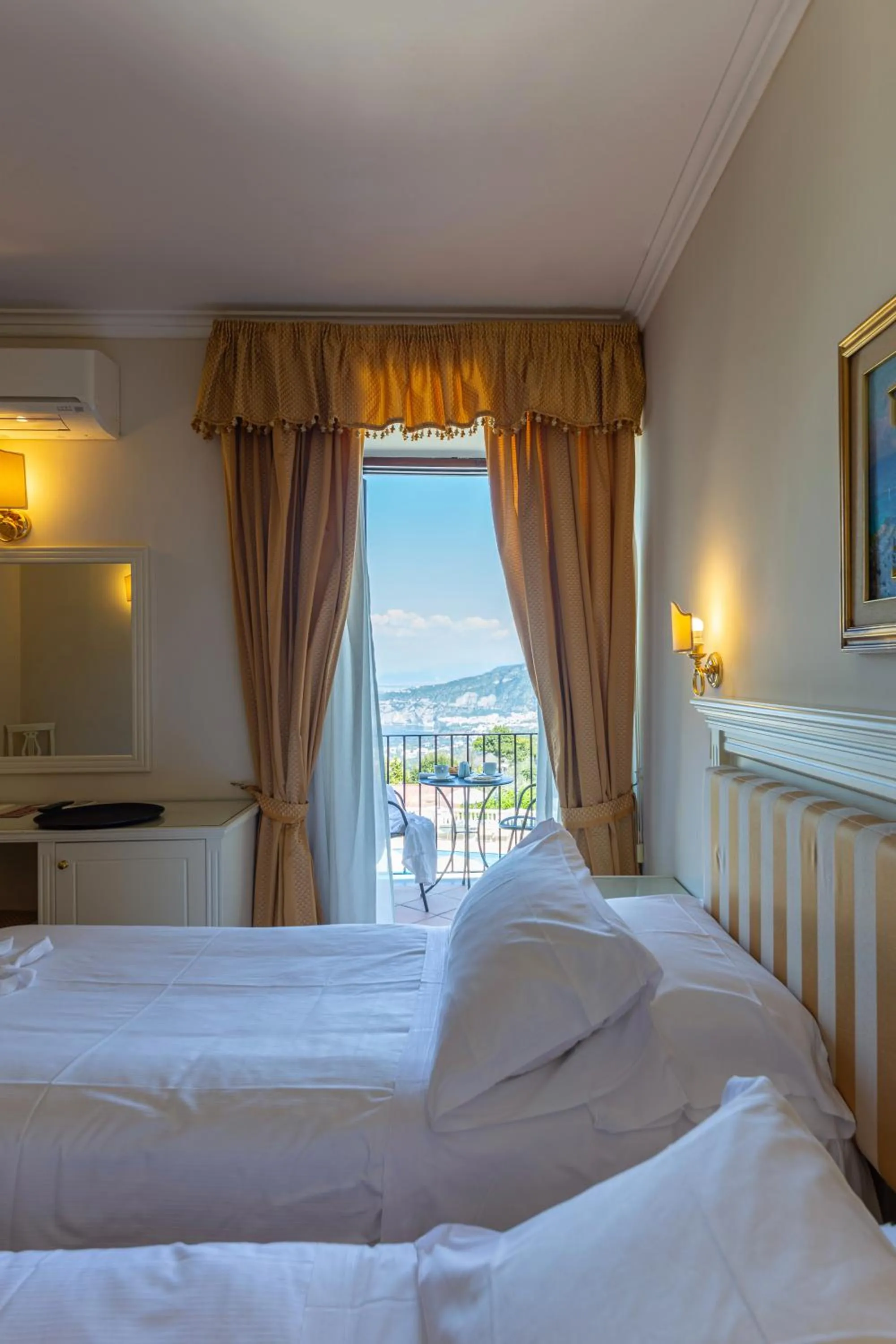 Bed in Hotel Iaccarino