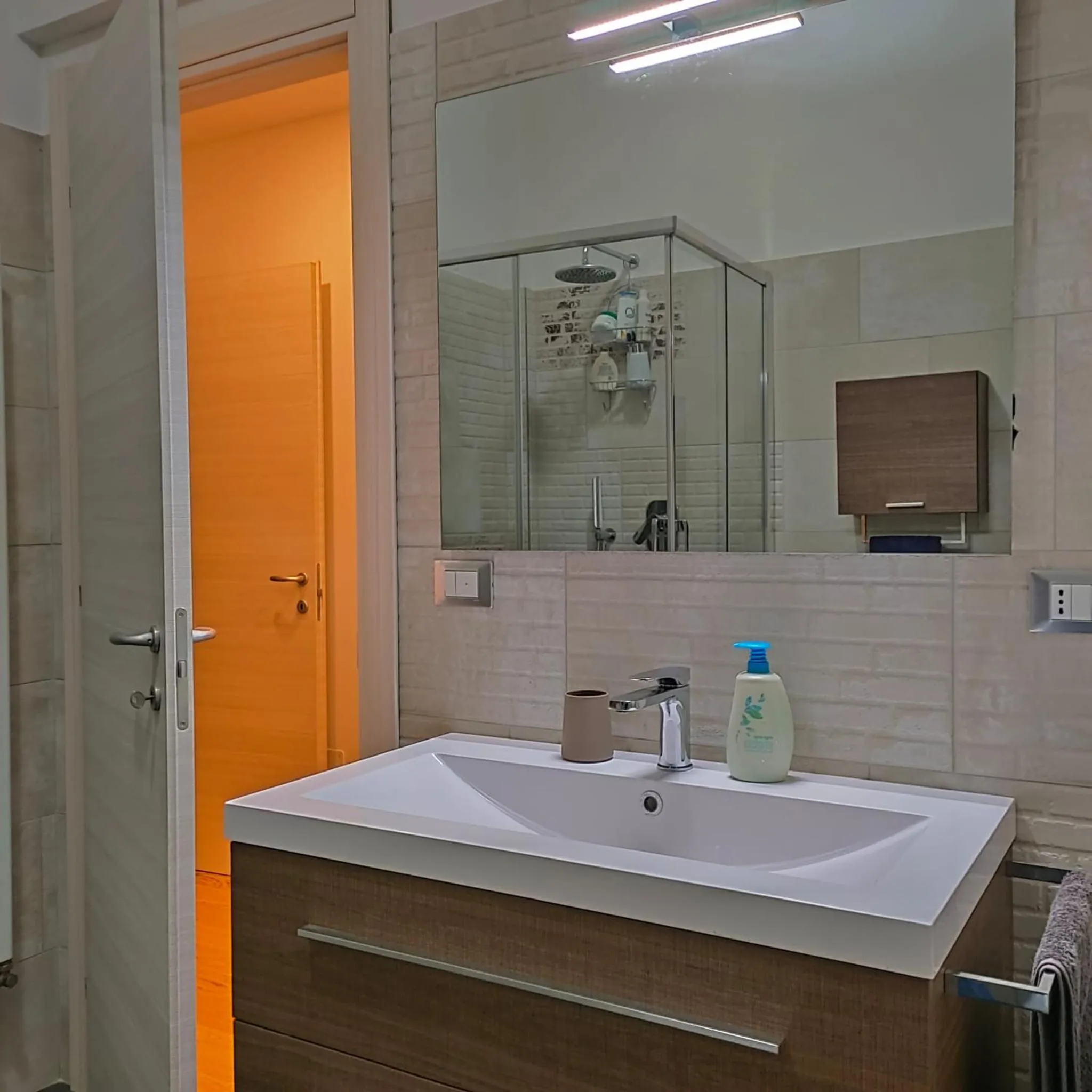 Bathroom in B&B Markone Bologna Center