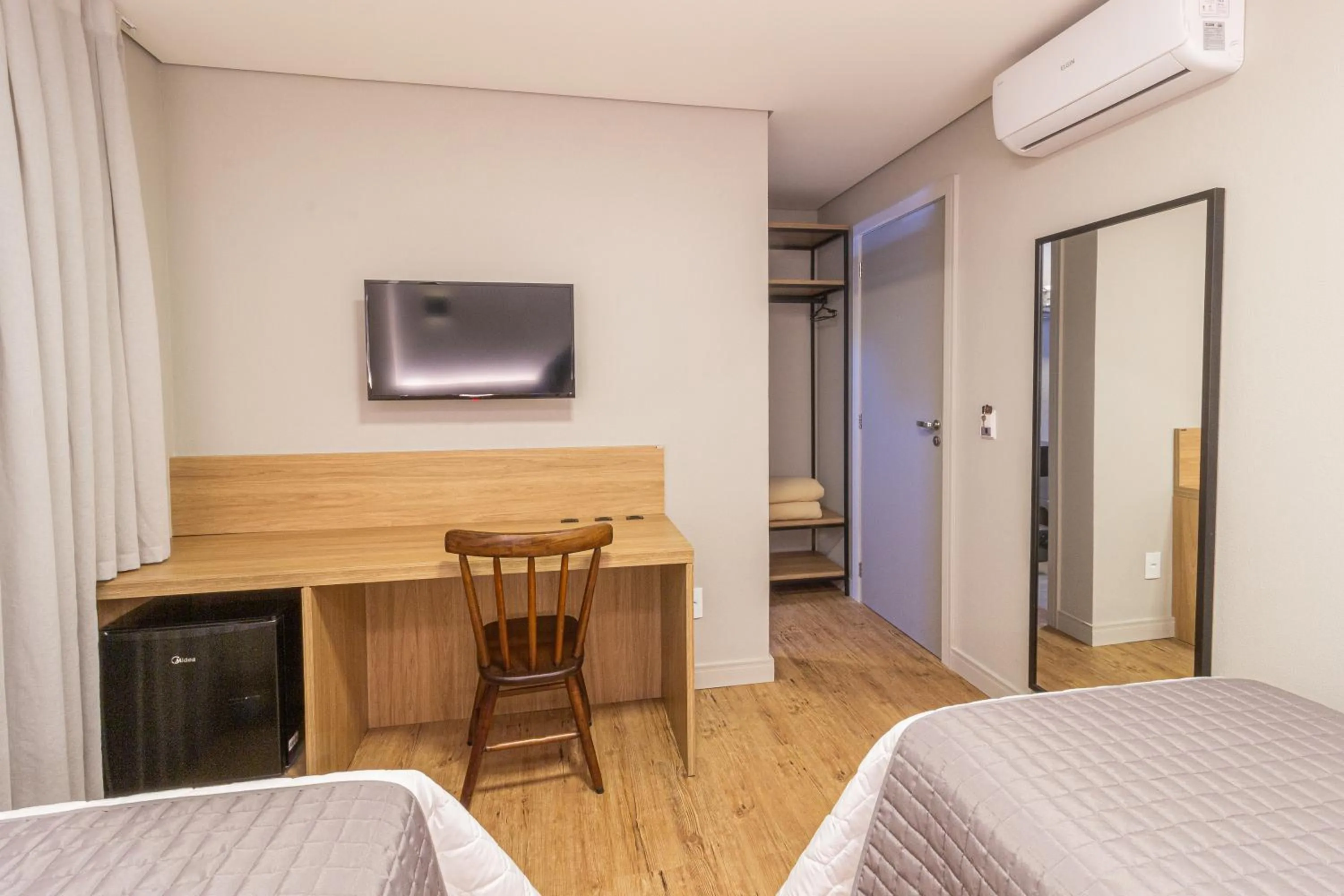 Shower, Bed in Hotel Werlich