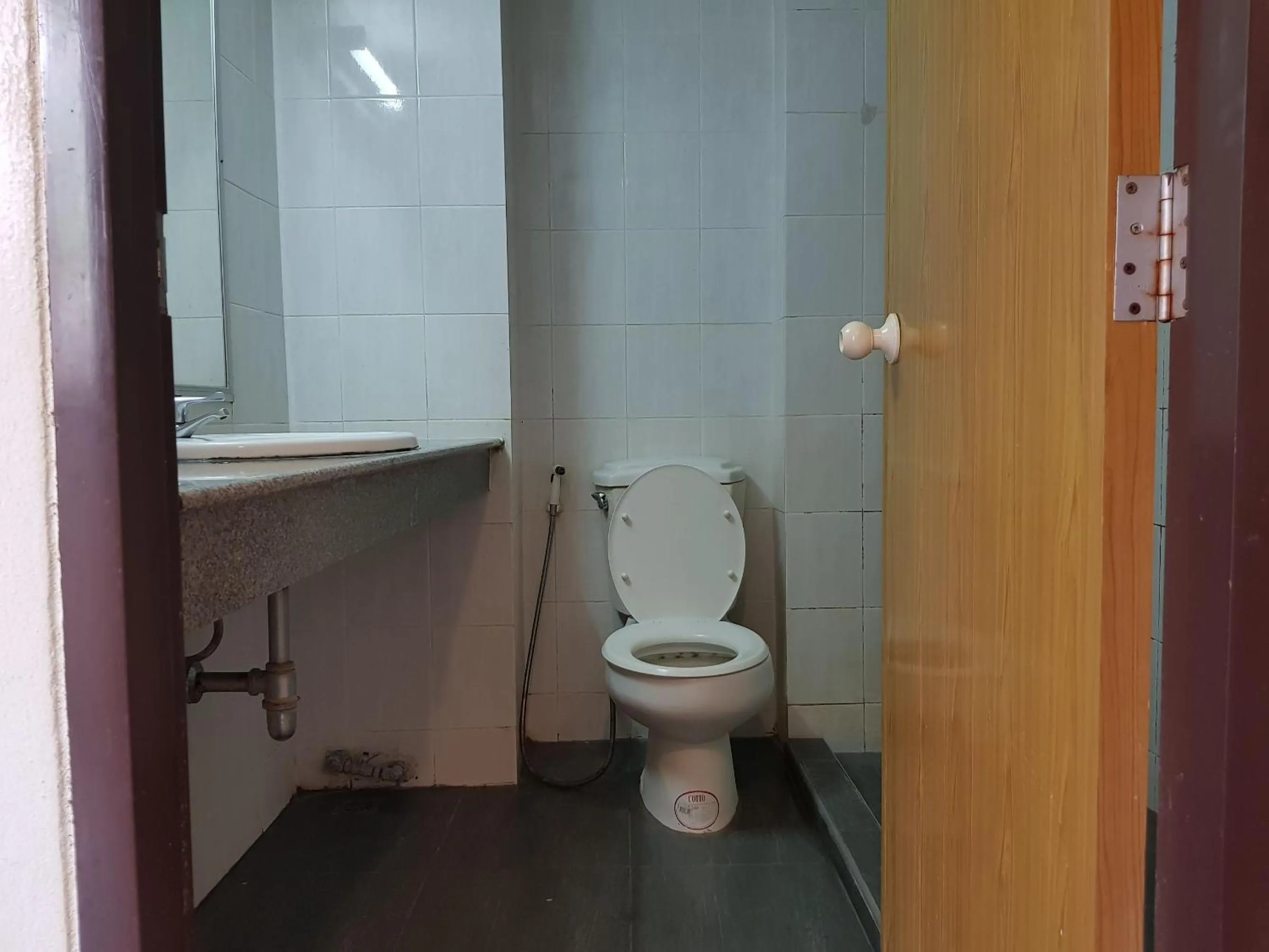 Bathroom in Punya Garden Hotel