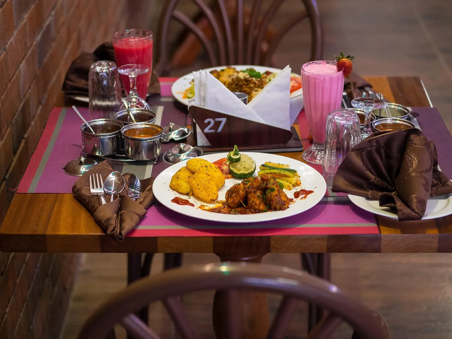 Restaurant/places to eat in HOTEL CENTRAL PARK & CONFERENCE CENTRE