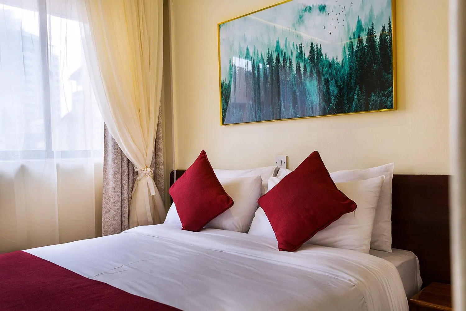 Photo of the whole room, Bed in HOTEL CENTRAL PARK & CONFERENCE CENTRE