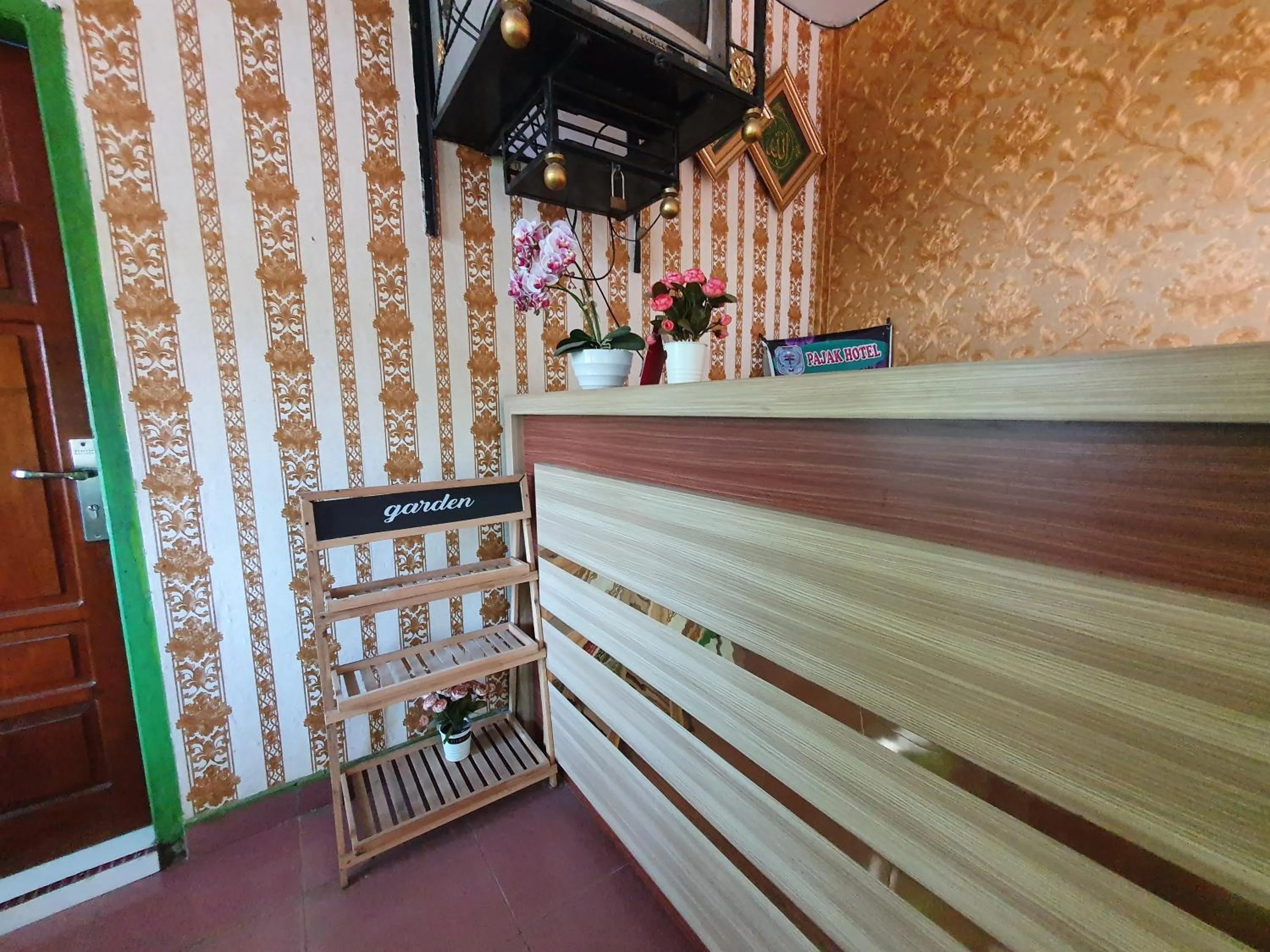 Lobby or reception in Hotel O Losmen Bunda Arema