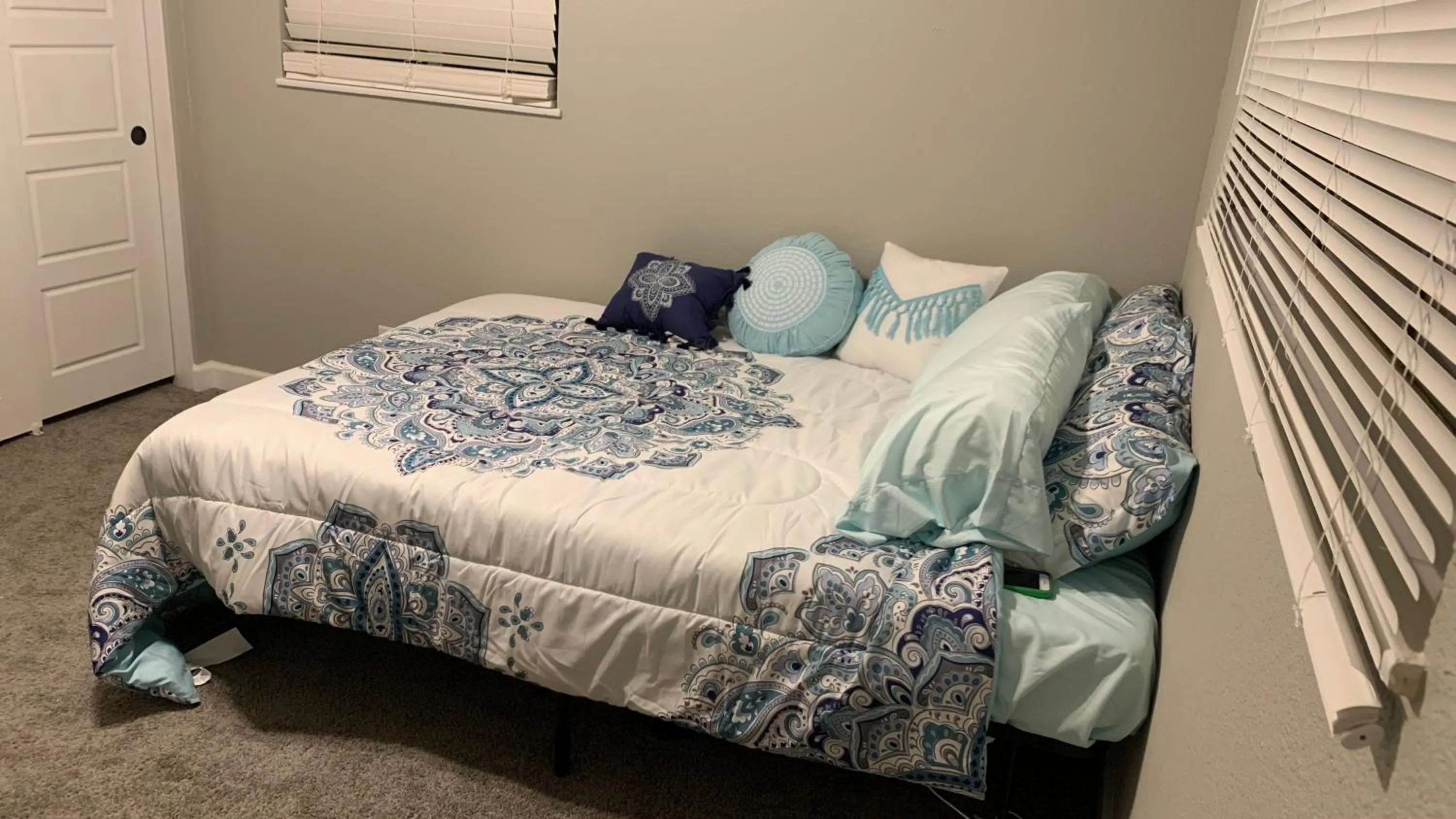 Photo of the whole room, Bed in SU CASA ES MI CASA