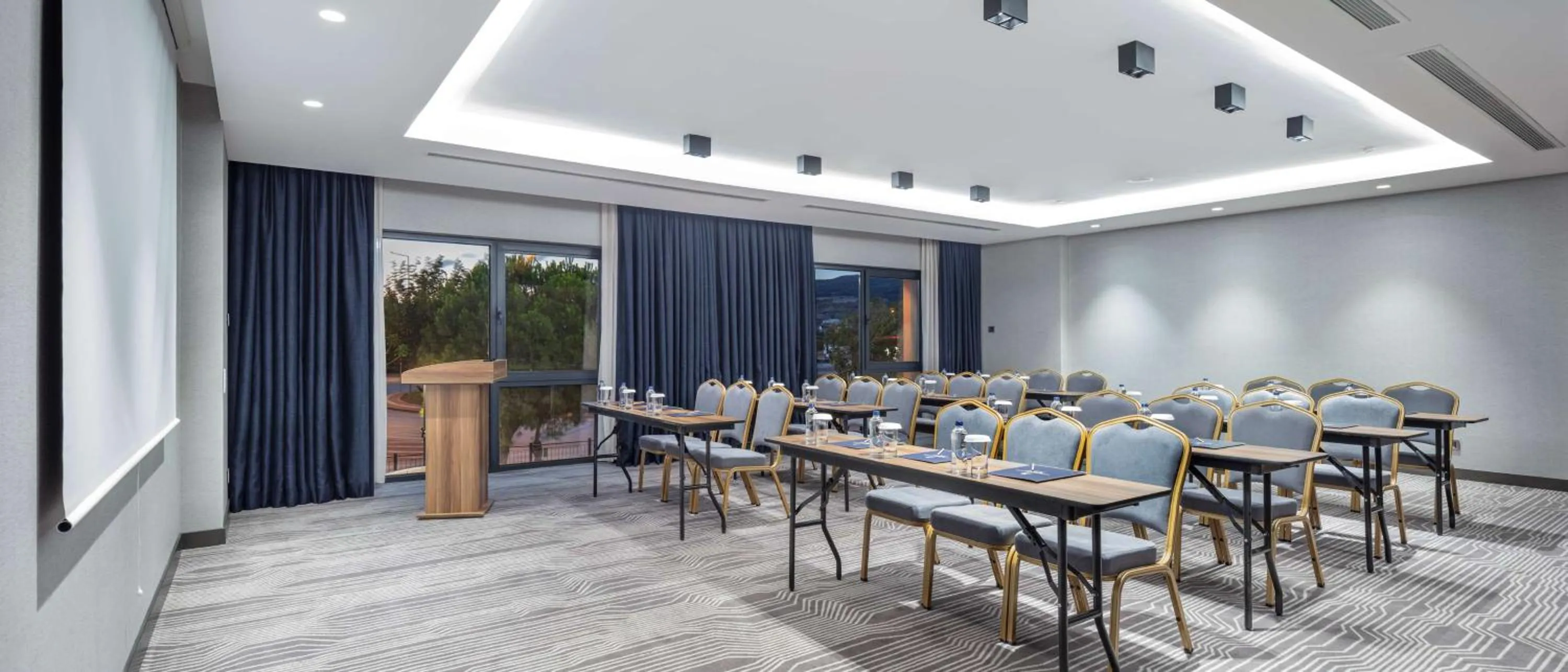 Meeting/conference room in Doubletree By Hilton Canakkale