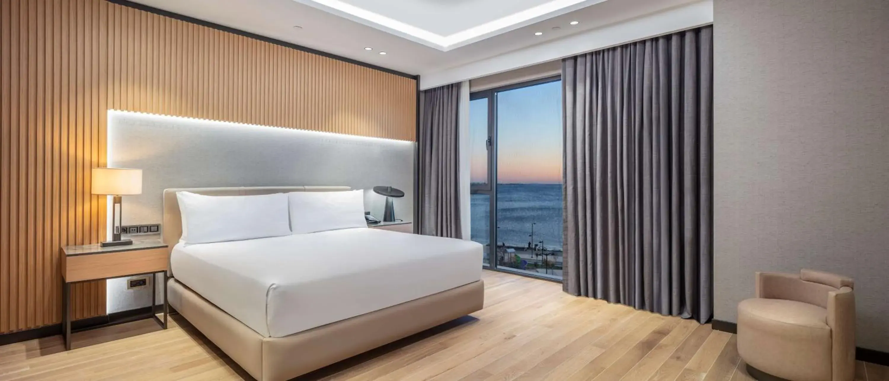 One-Bedroom King Suite in Doubletree By Hilton Canakkale One-Bedroom King Suite in Doubletree By Hilton Canakkale
