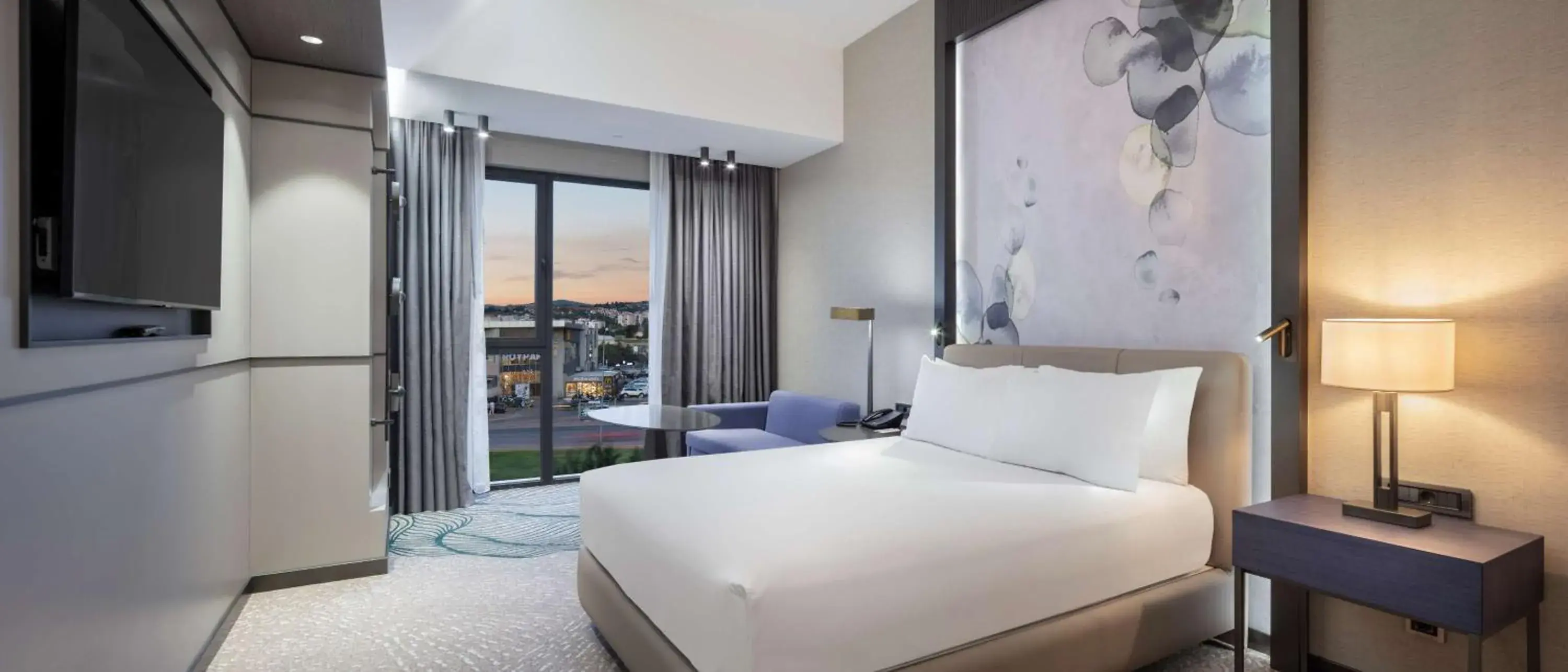 Deluxe King Room in Doubletree By Hilton Canakkale Deluxe King Room in Doubletree By Hilton Canakkale