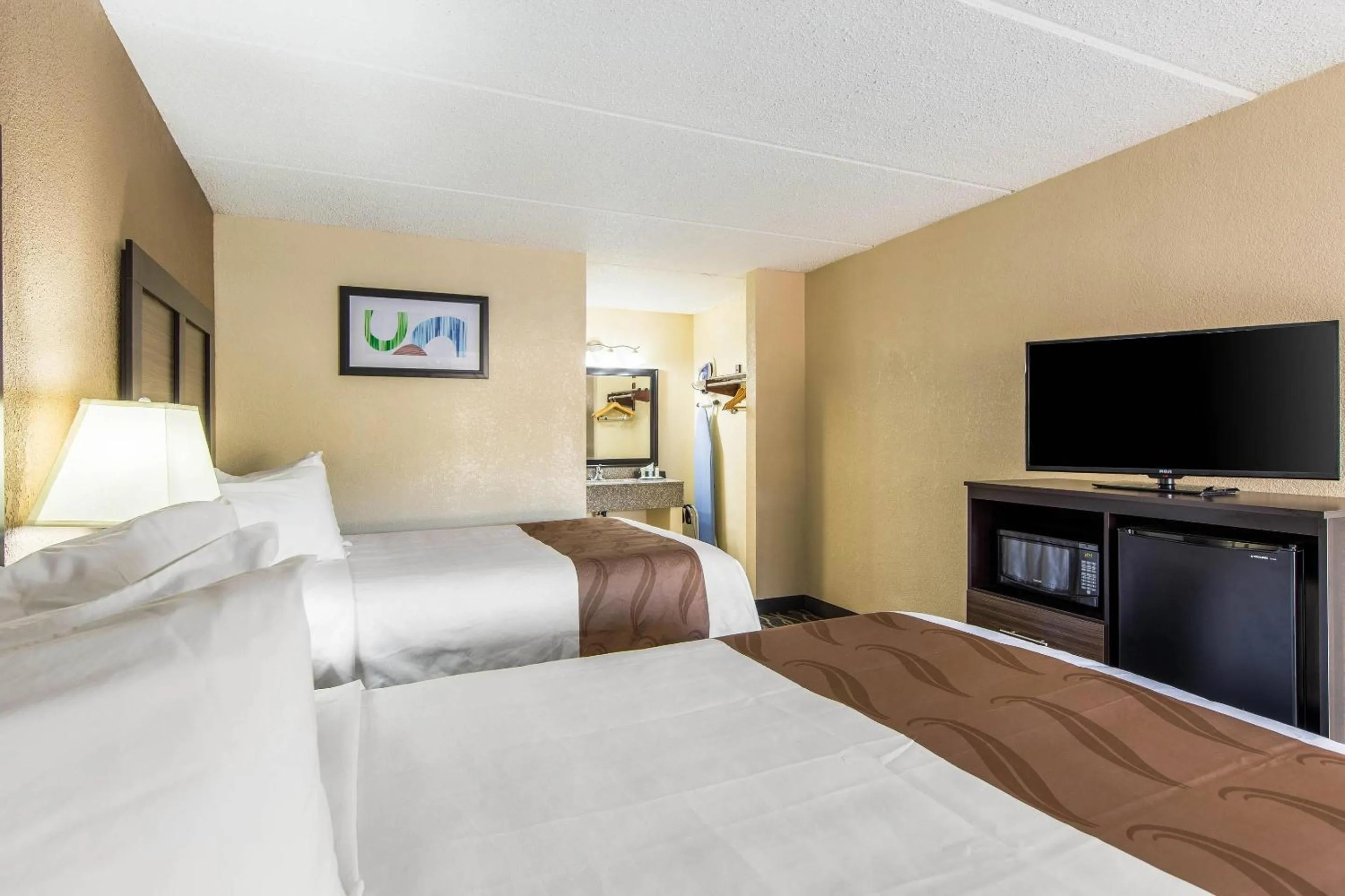 Bedroom, Bed in Quality Inn Forest City