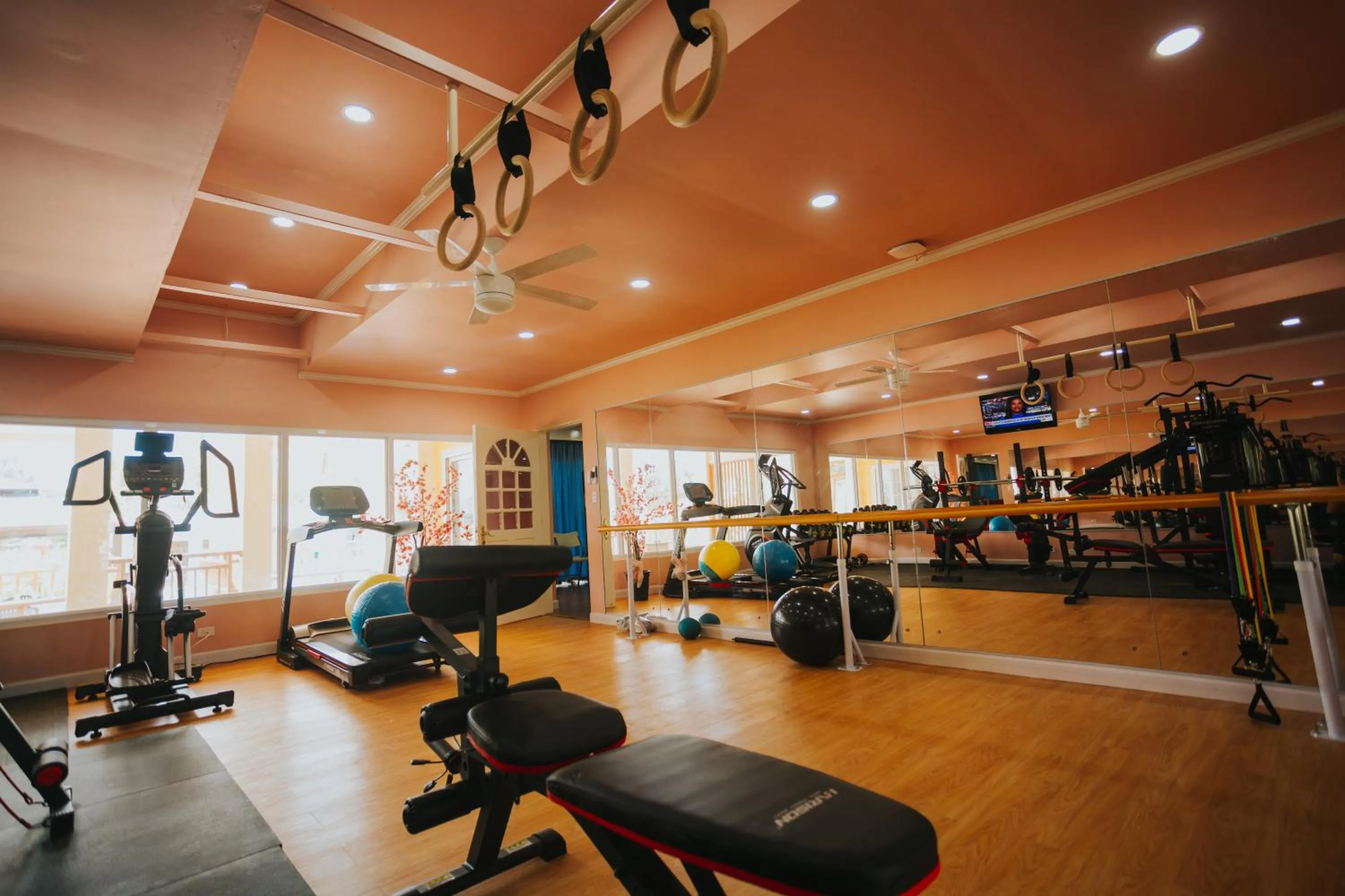 Fitness centre/facilities in Capital Hotel