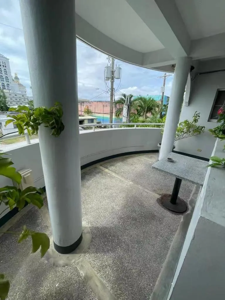 Communal lounge/ TV room in Capital Hotel