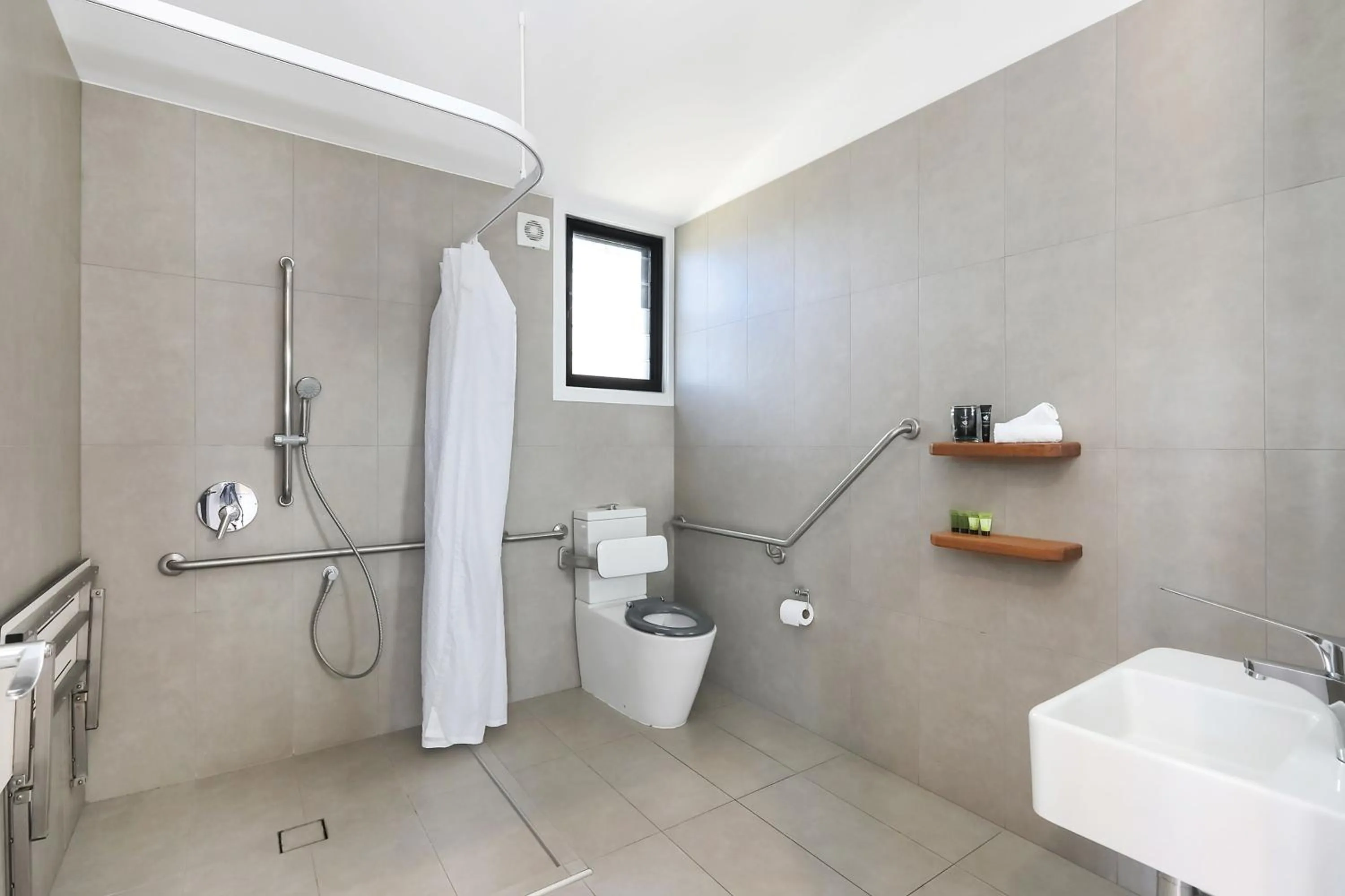 Shower in Reflections Evans Head - Holiday Park