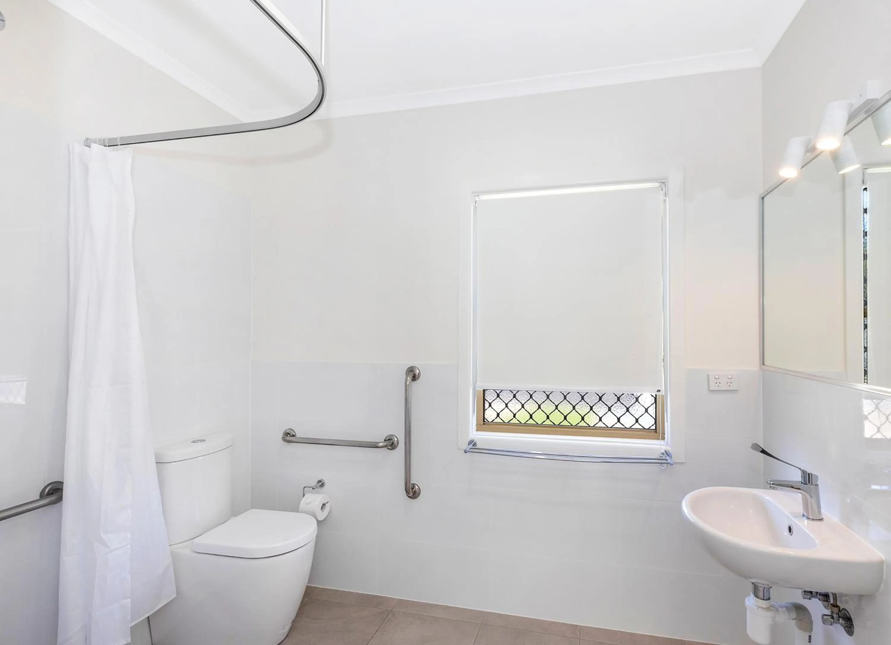 Bathroom in Reflections Ferry Reserve - Holiday Park